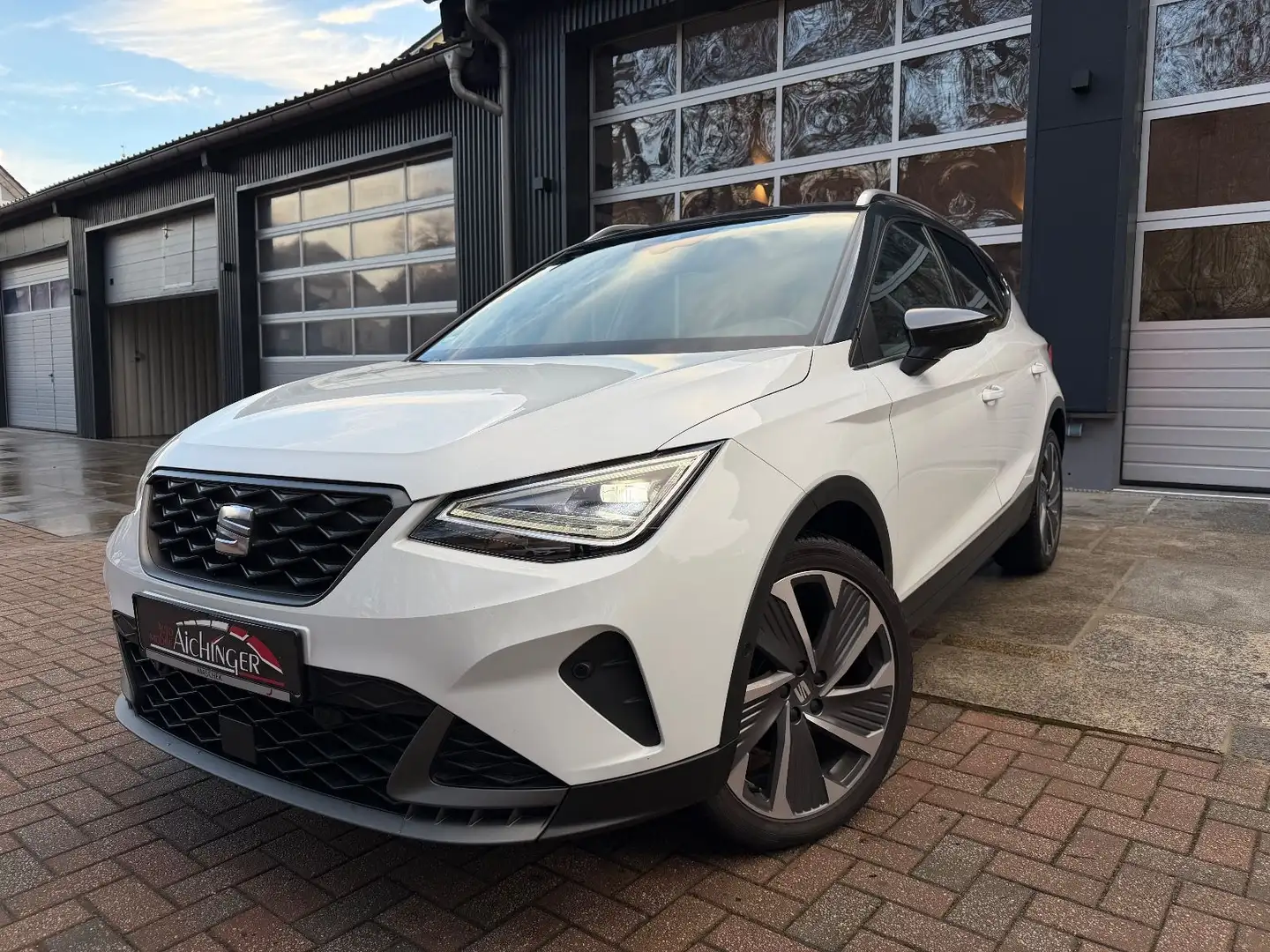 SEAT Arona FR 2.Hand LED Navigation Sitzheizung Blanc - 1