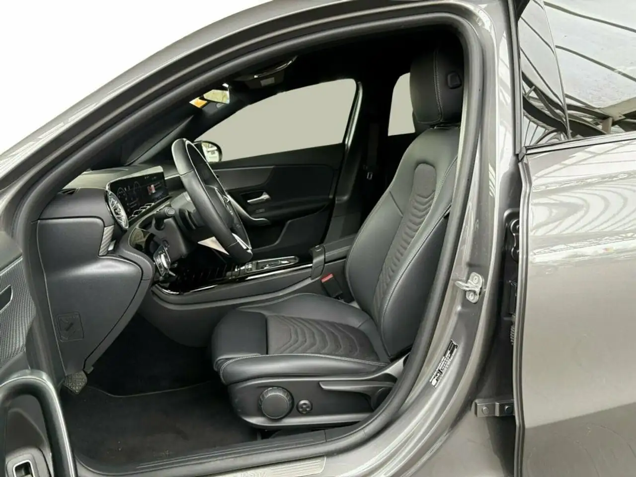 Mercedes-Benz A 200 Limo KAMERA/LED/NAVI 12