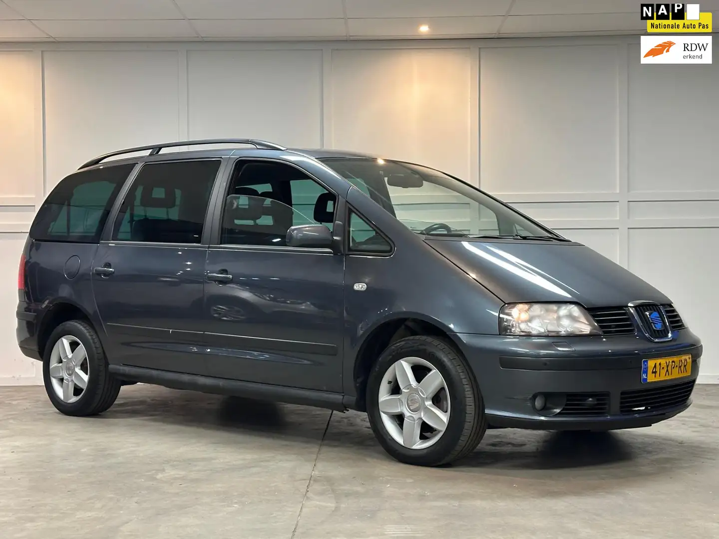 SEAT Alhambra 2.0 Expedition / 7-Persoons / Automaat / Cruise Gris - 1