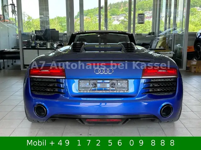 Audi R8 view 4