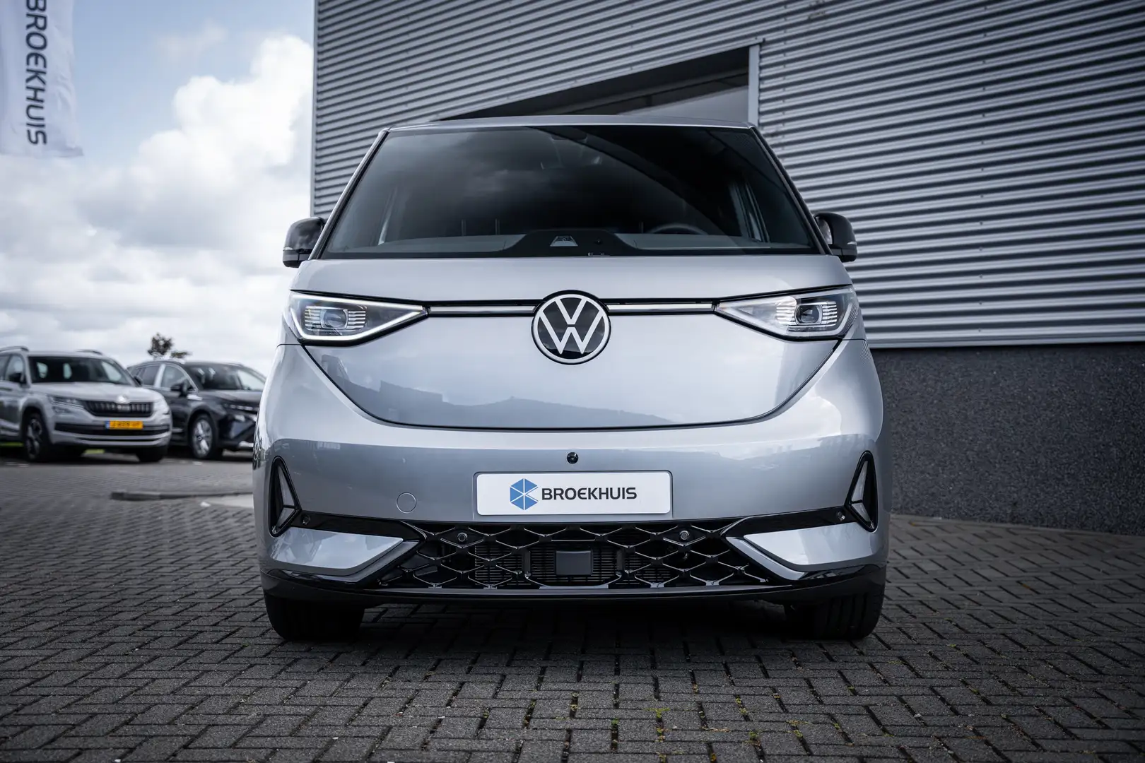 Volkswagen ID. Buzz GTX Electrische stoelen / Trekhaak / 4Motion! Grijs - 2