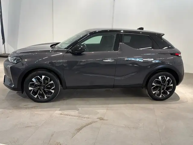 DS Automobiles DS 3 view 7
