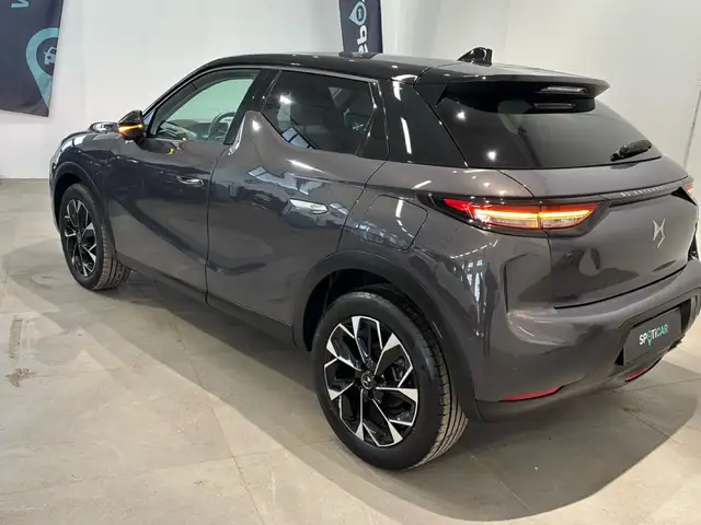 DS Automobiles DS 3 view 6