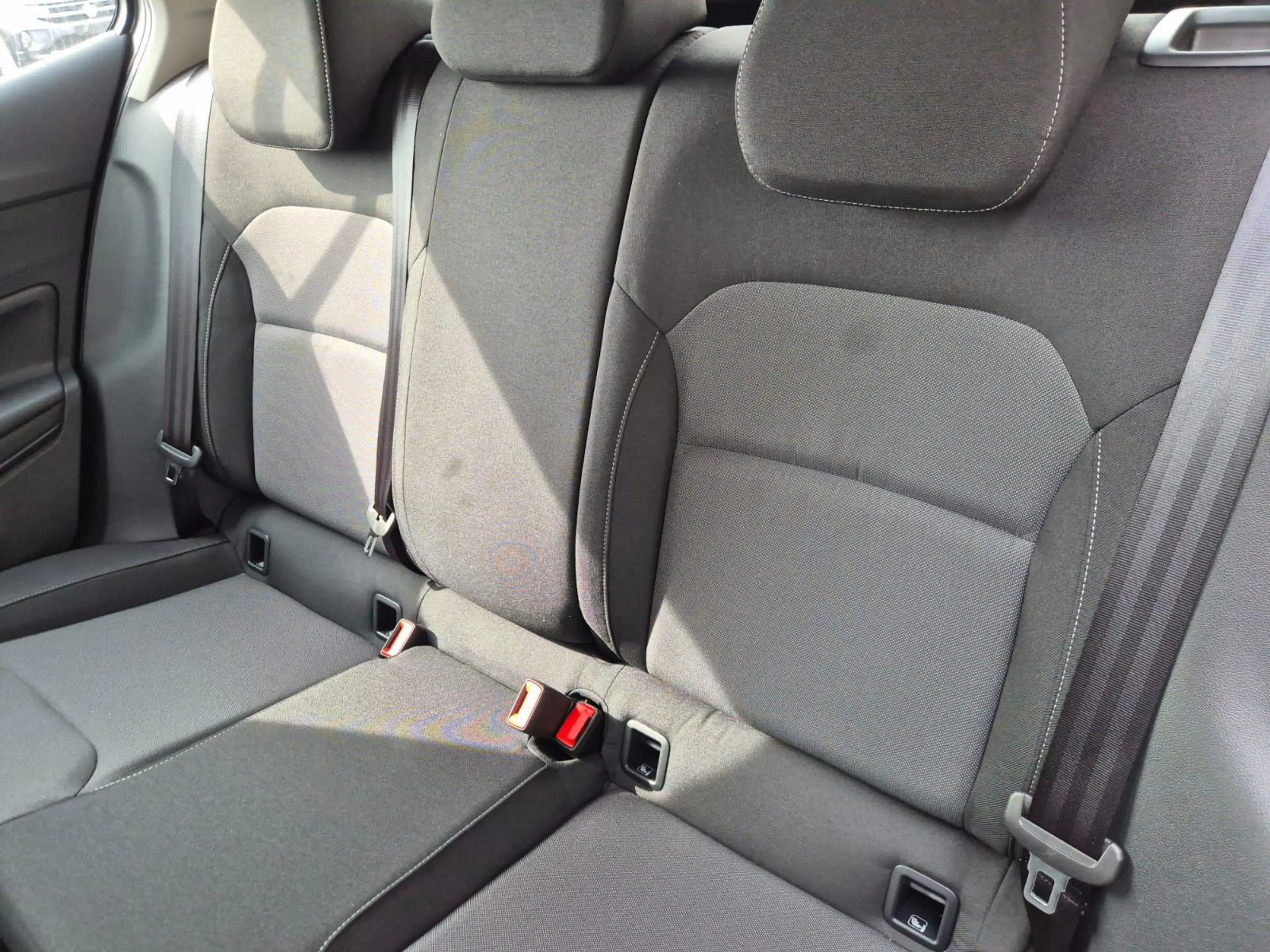 Skoda Fabia 1.0 TSI 95PS Selection 5-türig Rückf.Kamera Par... — photo 12