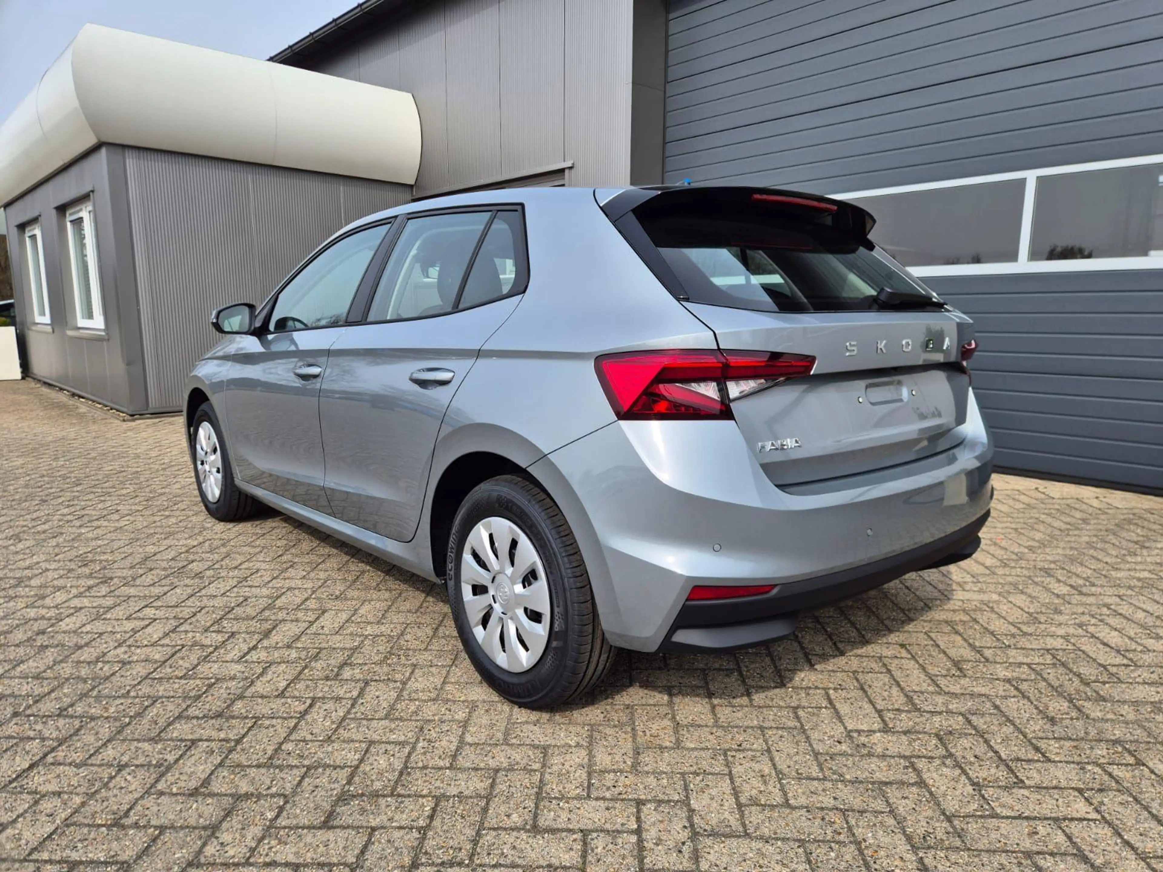 Skoda Fabia 1.0 TSI 95PS Selection 5-türig Rückf.Kamera Par... — photo 3