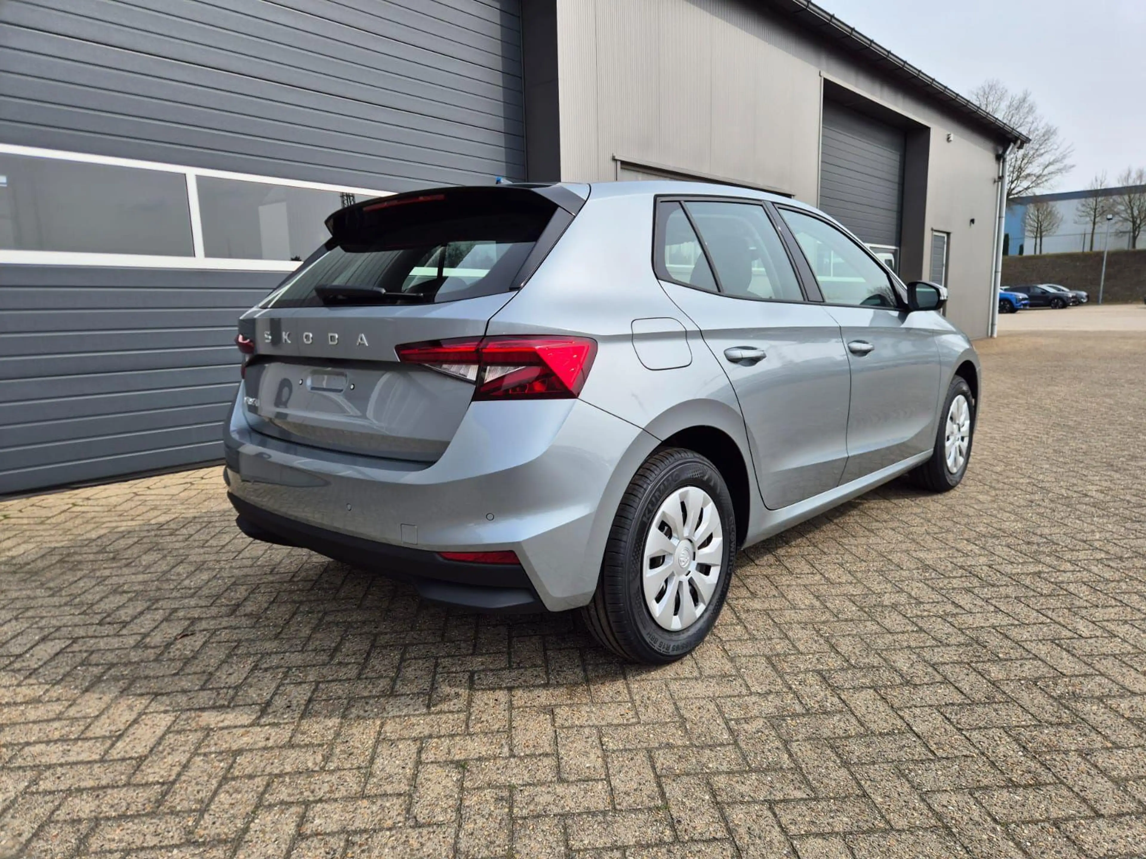 Skoda Fabia 1.0 TSI 95PS Selection 5-türig Rückf.Kamera Par... — photo 5