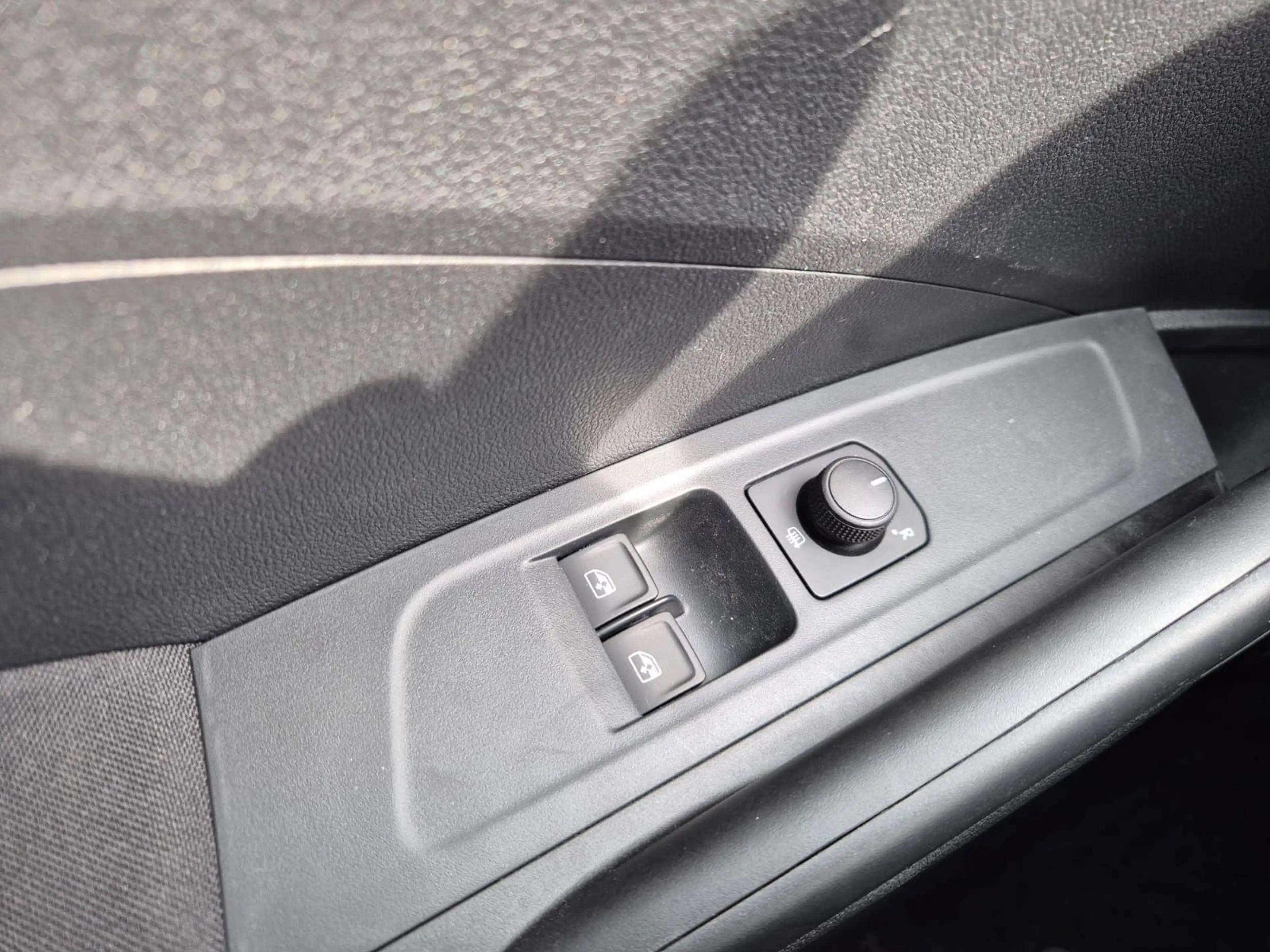 Skoda Fabia 1.0 TSI 95PS Selection 5-türig Rückf.Kamera Par... — photo 13