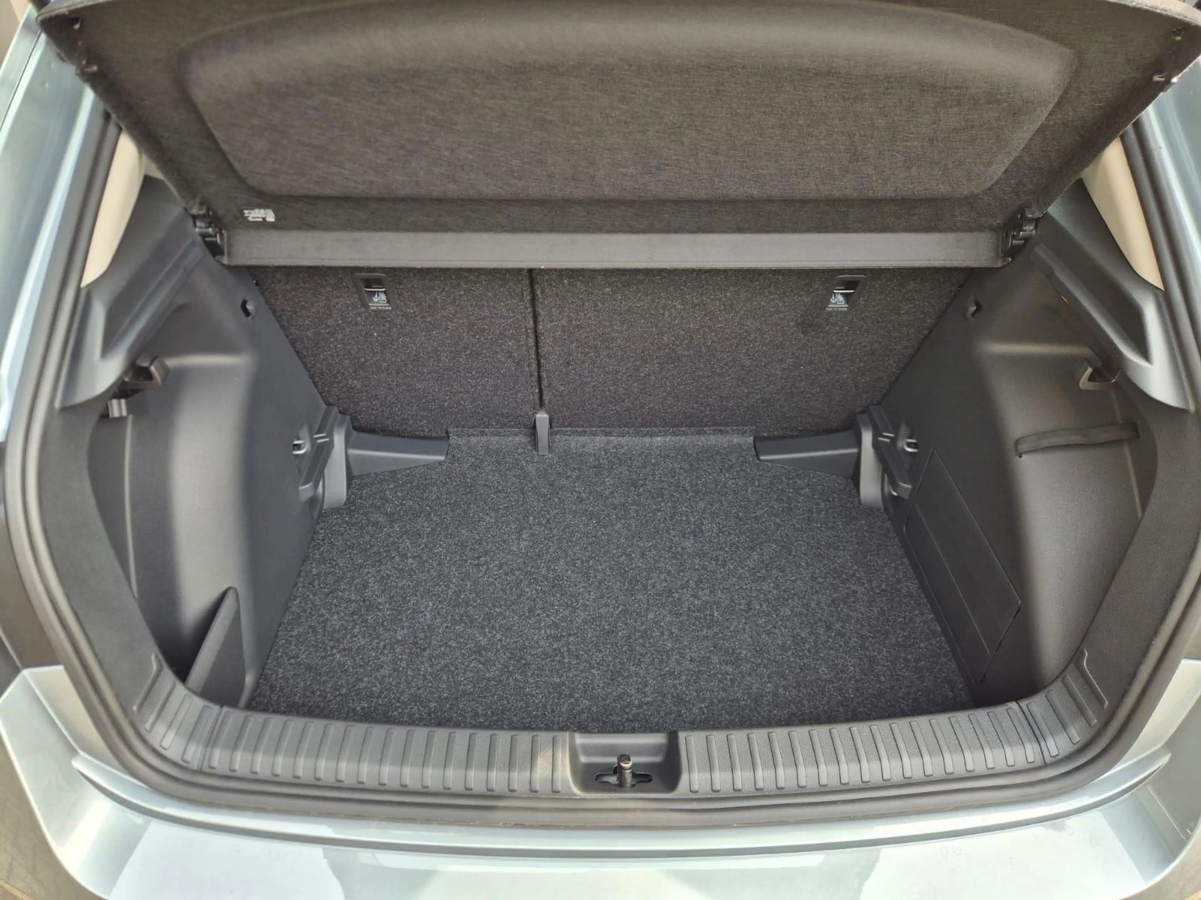 Skoda Fabia 1.0 TSI 95PS Selection 5-türig Rückf.Kamera Par... — photo 9