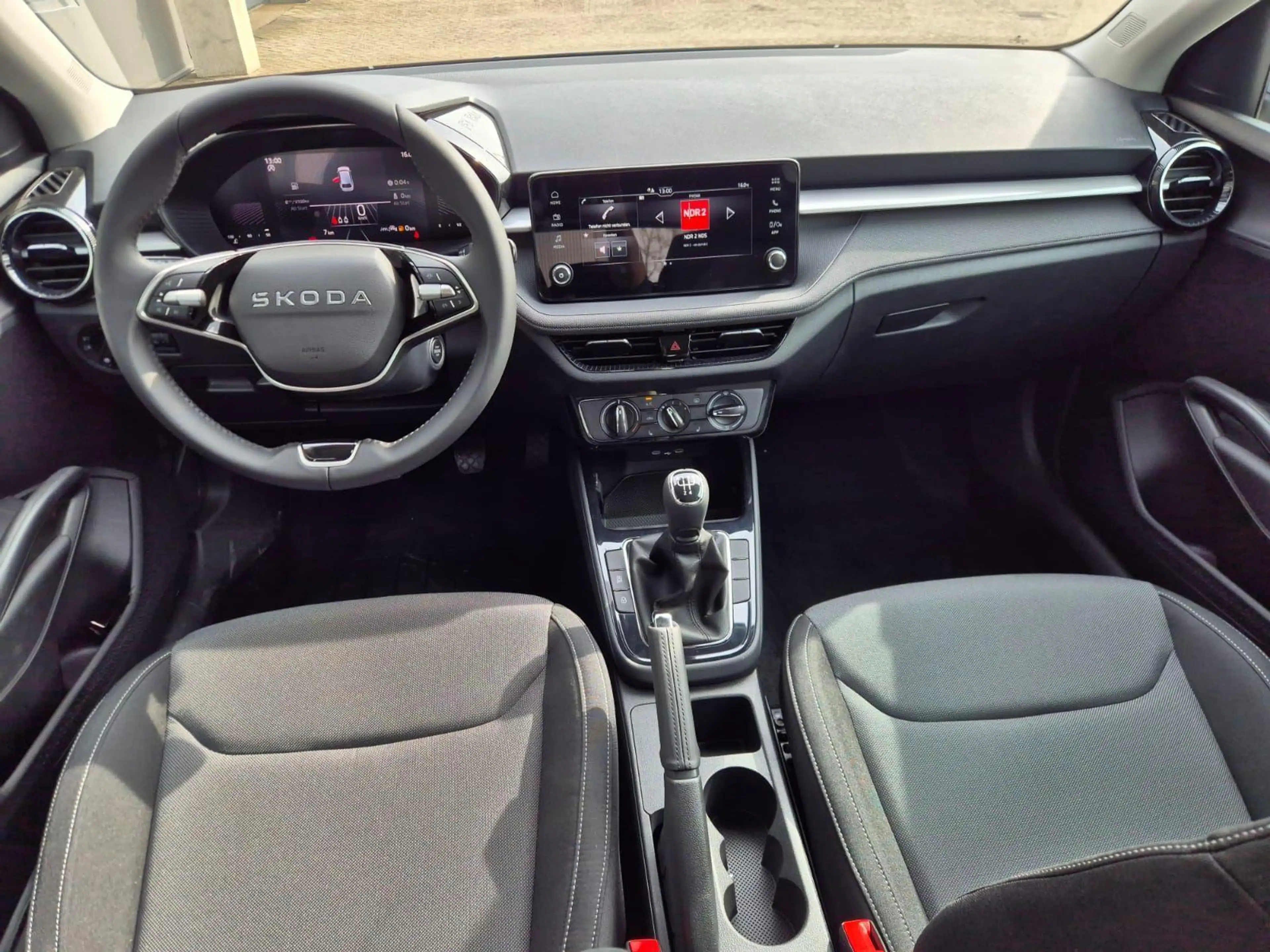 Skoda Fabia 1.0 TSI 95PS Selection 5-türig Rückf.Kamera Par... — photo 10
