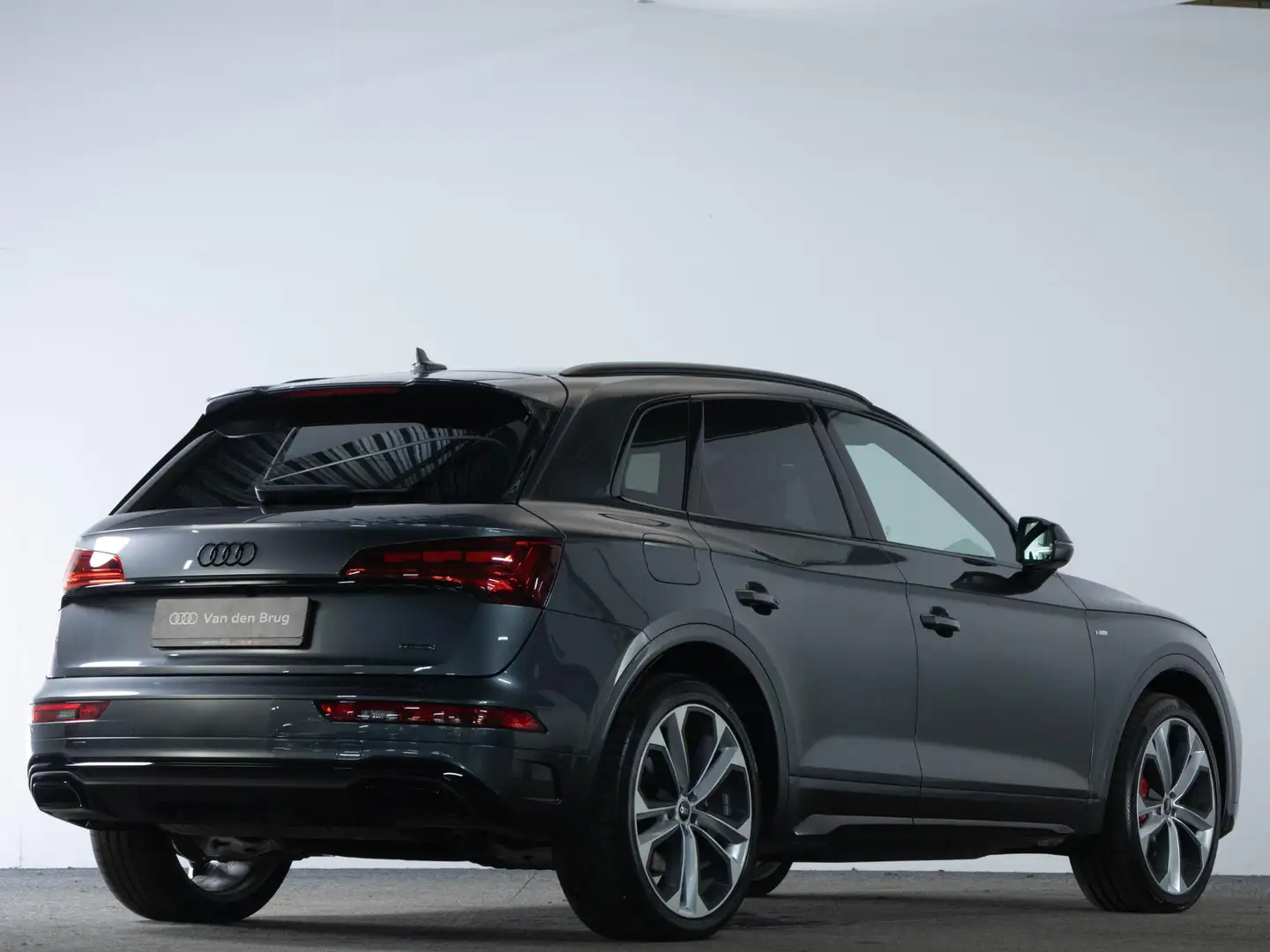 Audi Q5 S-Line 55 TFSI e 367 PK Competition | LED Matrix | Gris - 2