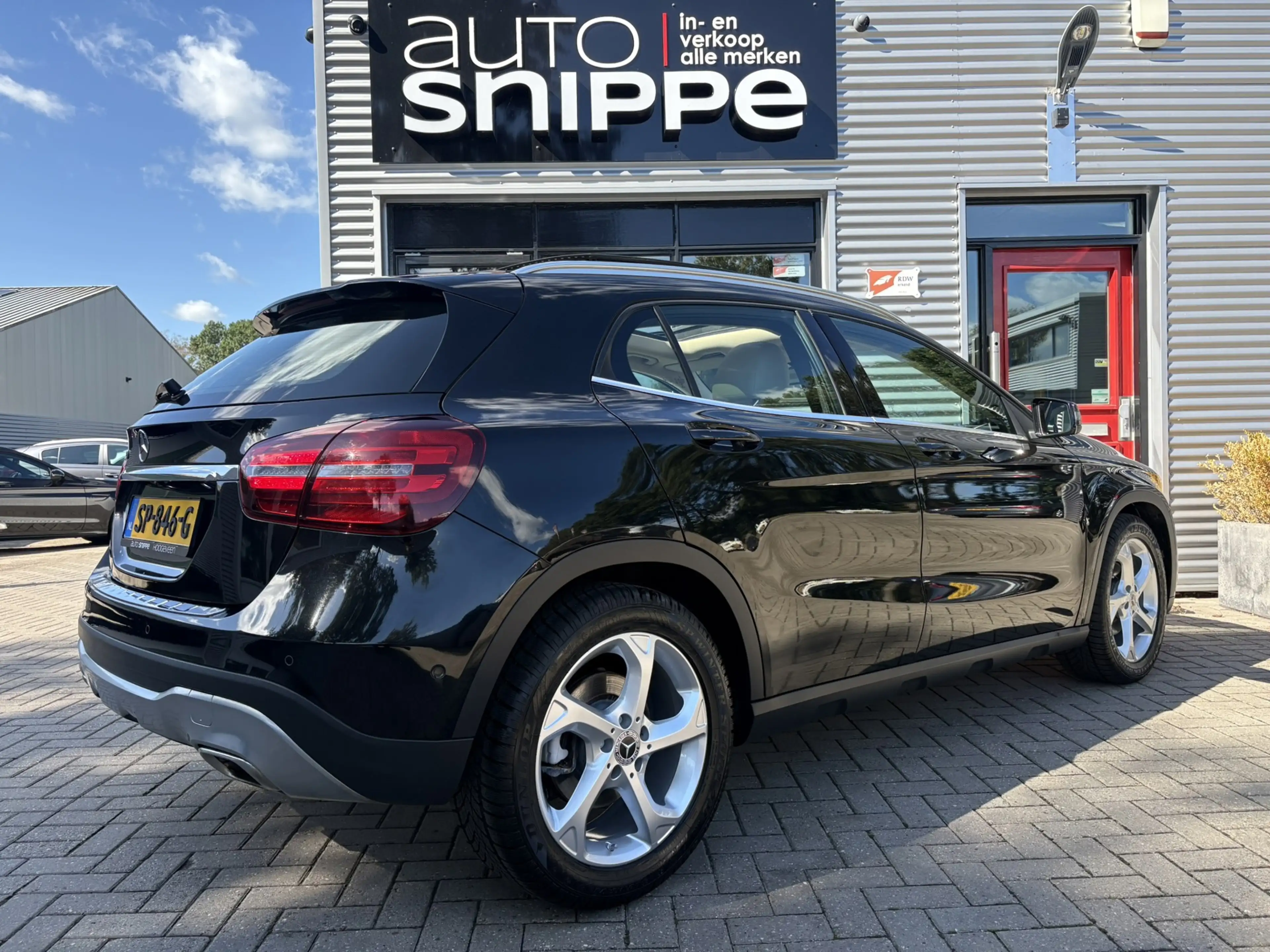 Mercedes-Benz GLA 180 Business Solution -OPEN DAK-STOELVERWARMING-SPORTS — photo 4