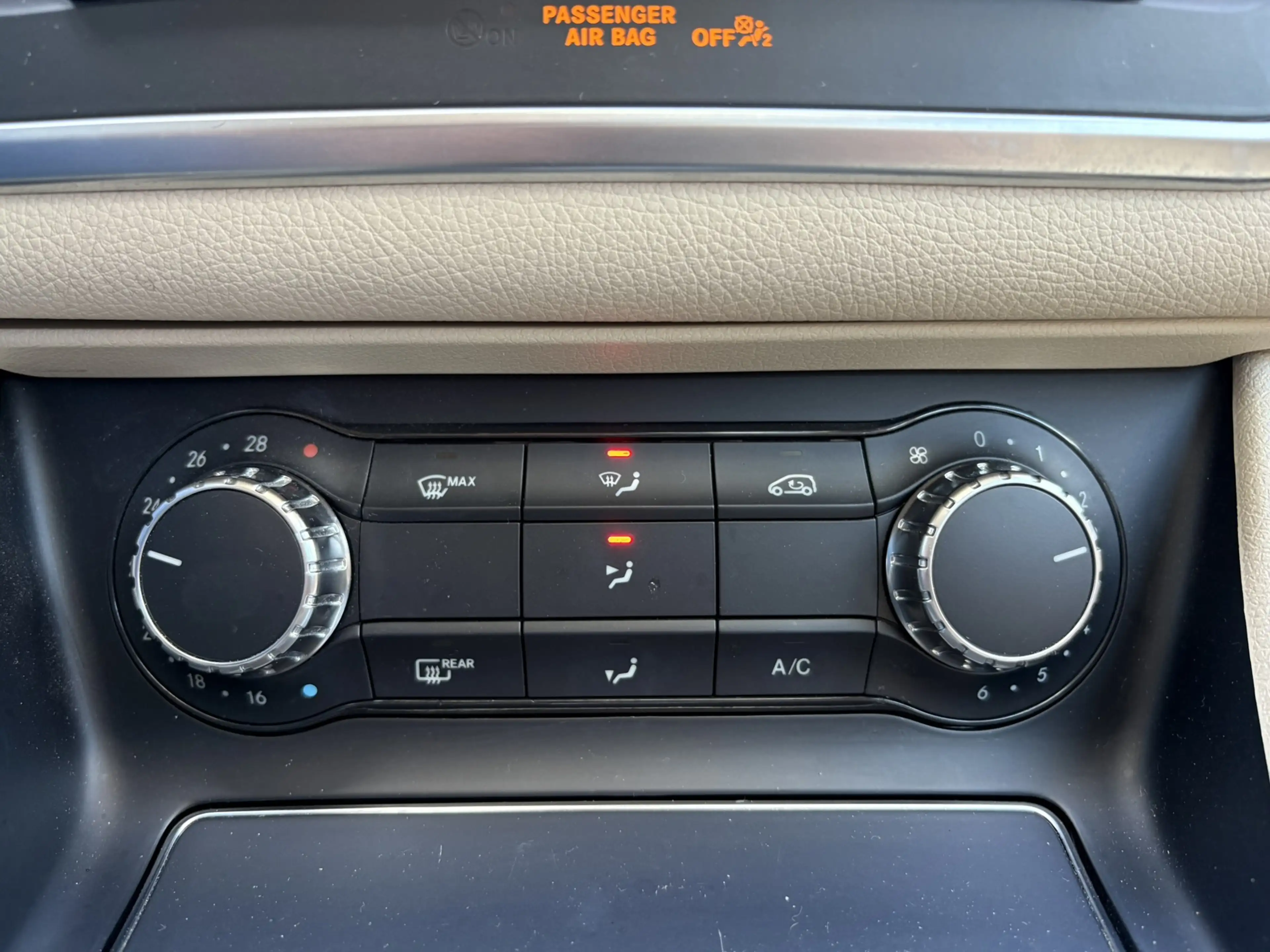 Mercedes-Benz GLA 180 Business Solution -OPEN DAK-STOELVERWARMING-SPORTS — photo 24