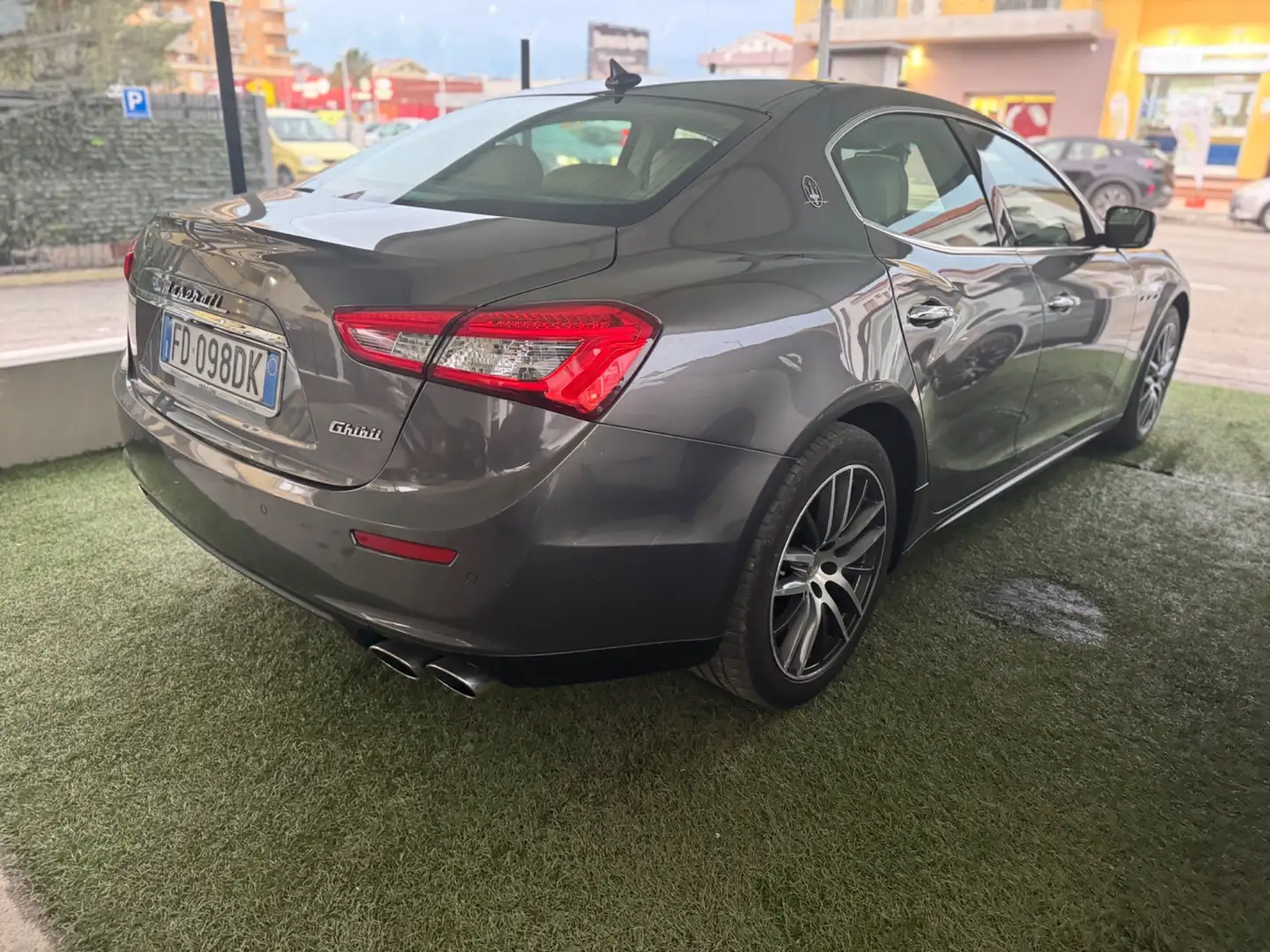 Maserati Ghibli Ghibli V6 Diesel Gris - 2