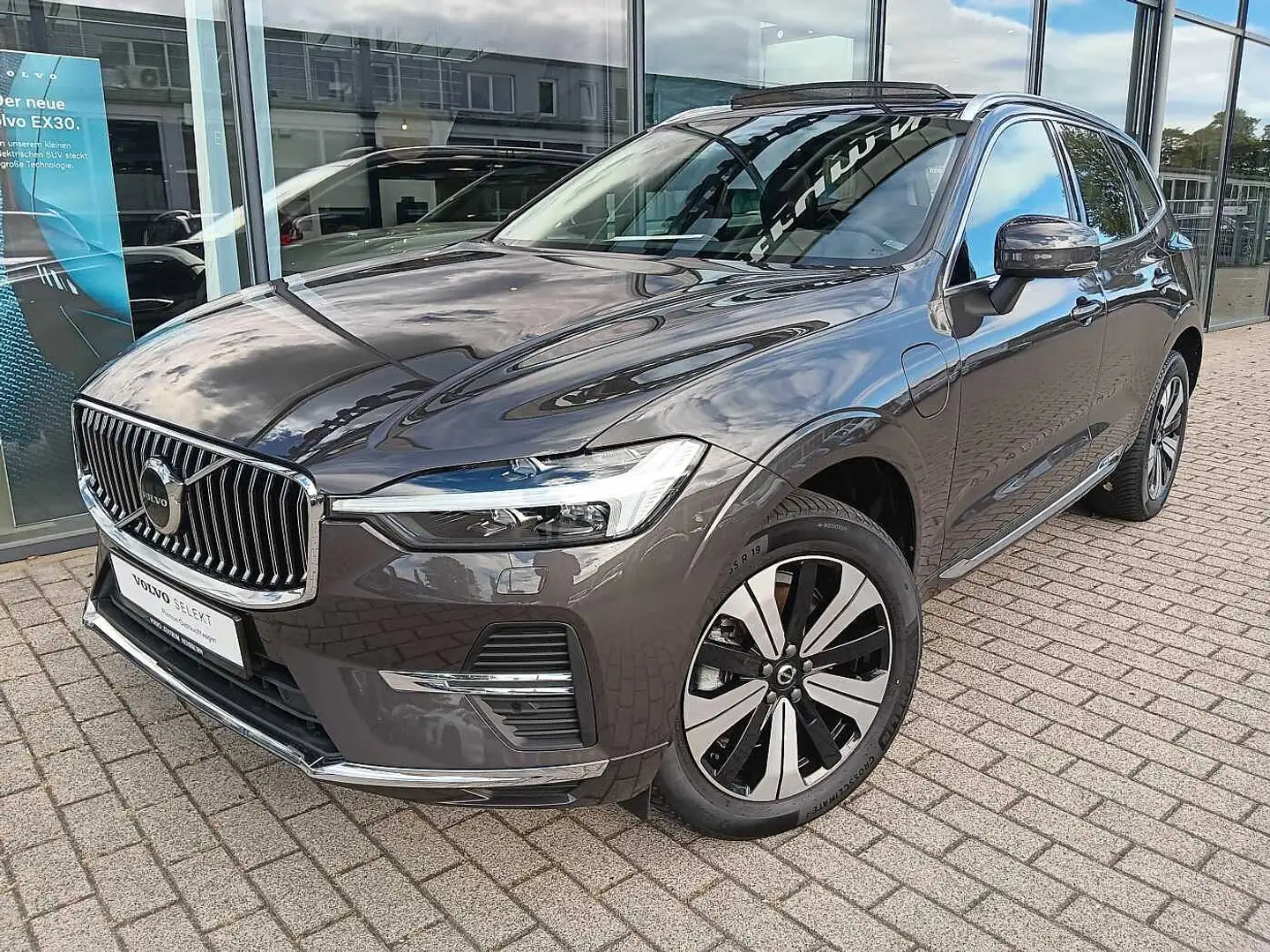 Volvo XC60 T6 AWD Recharge Plus Bright Grau - 1