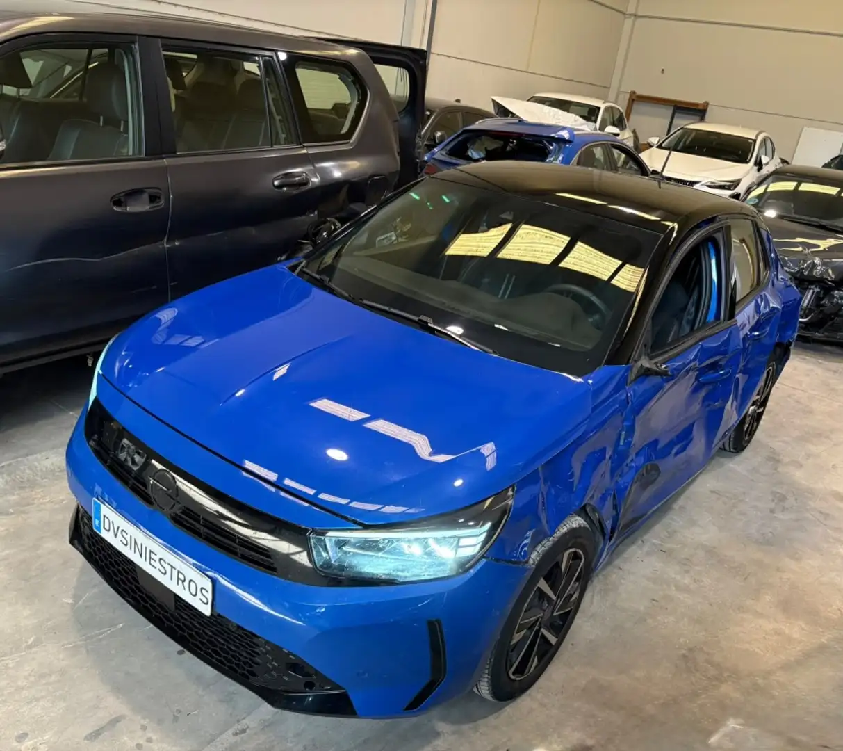 Opel Corsa Pequeño Manual de 5 Puertas - 2