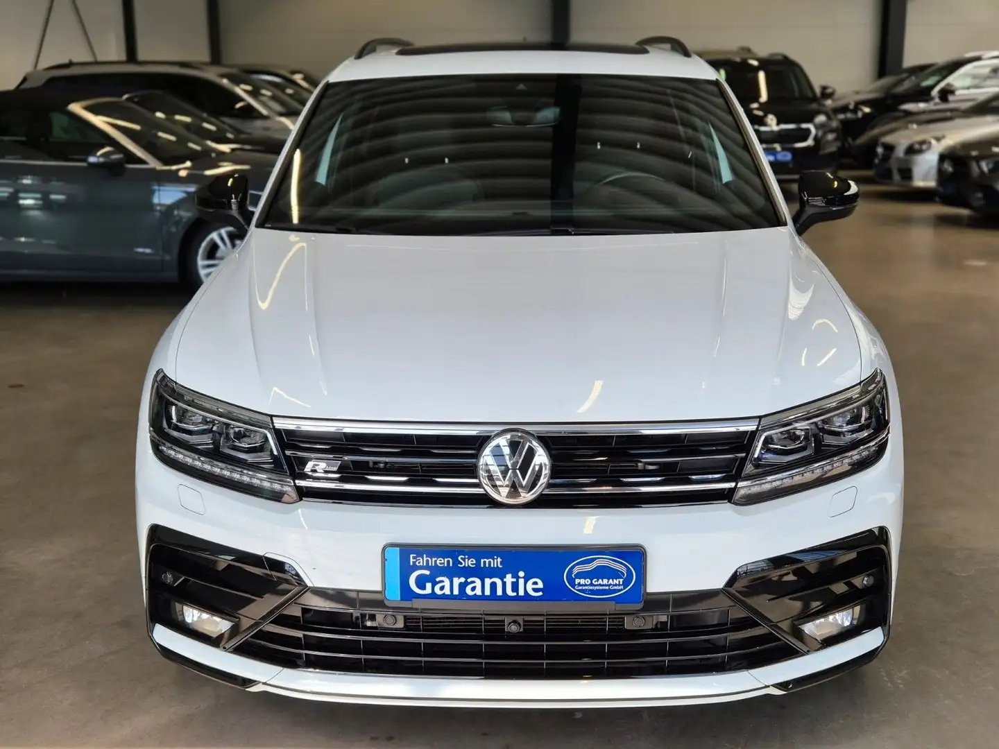 Volkswagen Tiguan TIGUAN 2.0 TSI 4M R-LINE STANDHZ AHK ACC 360 CAM Weiß - 2