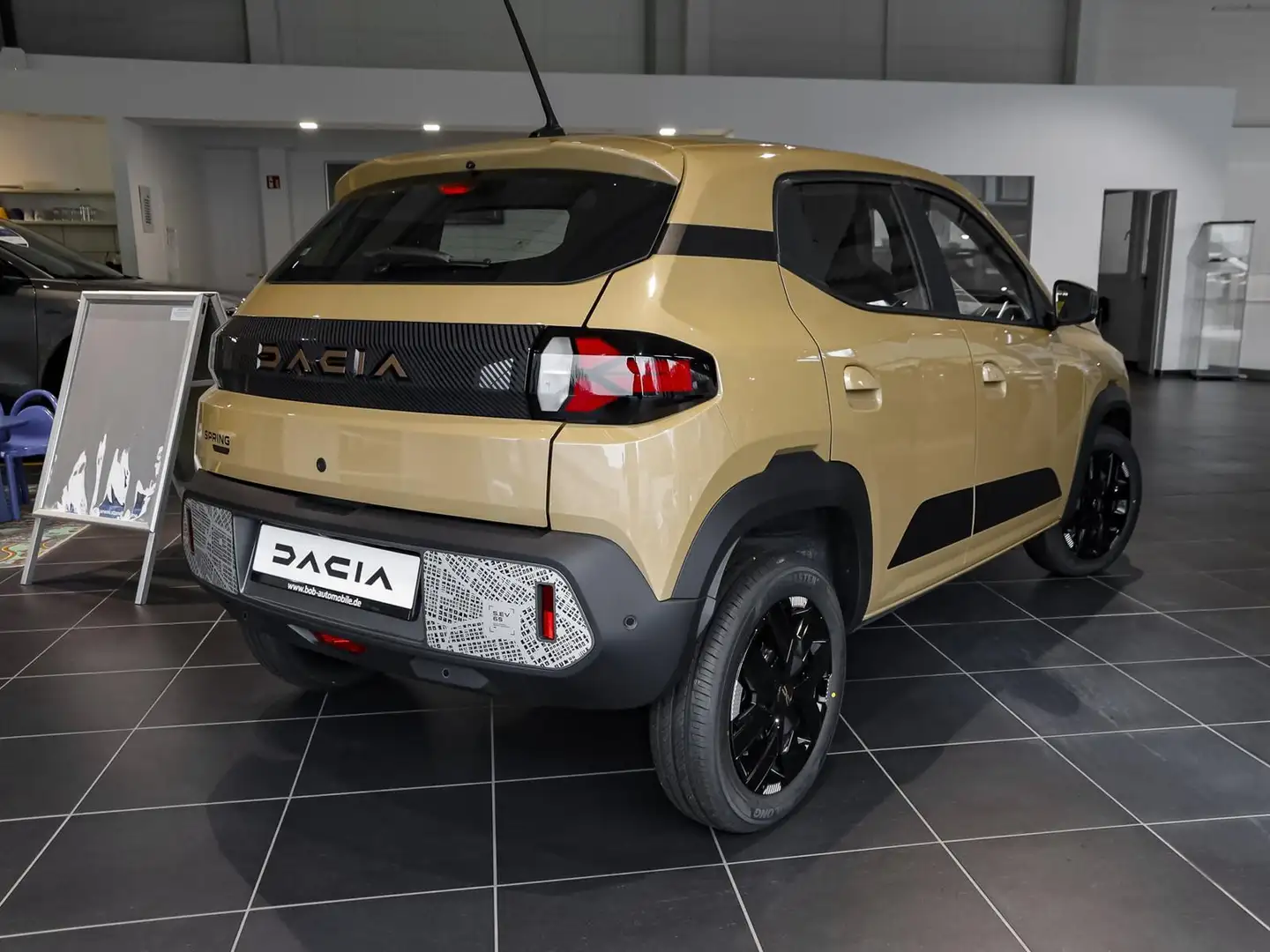 Dacia Spring FL24 Extreme ELECTRIC 65 8-fach bereift CCS Schuko PDC Beige - 2