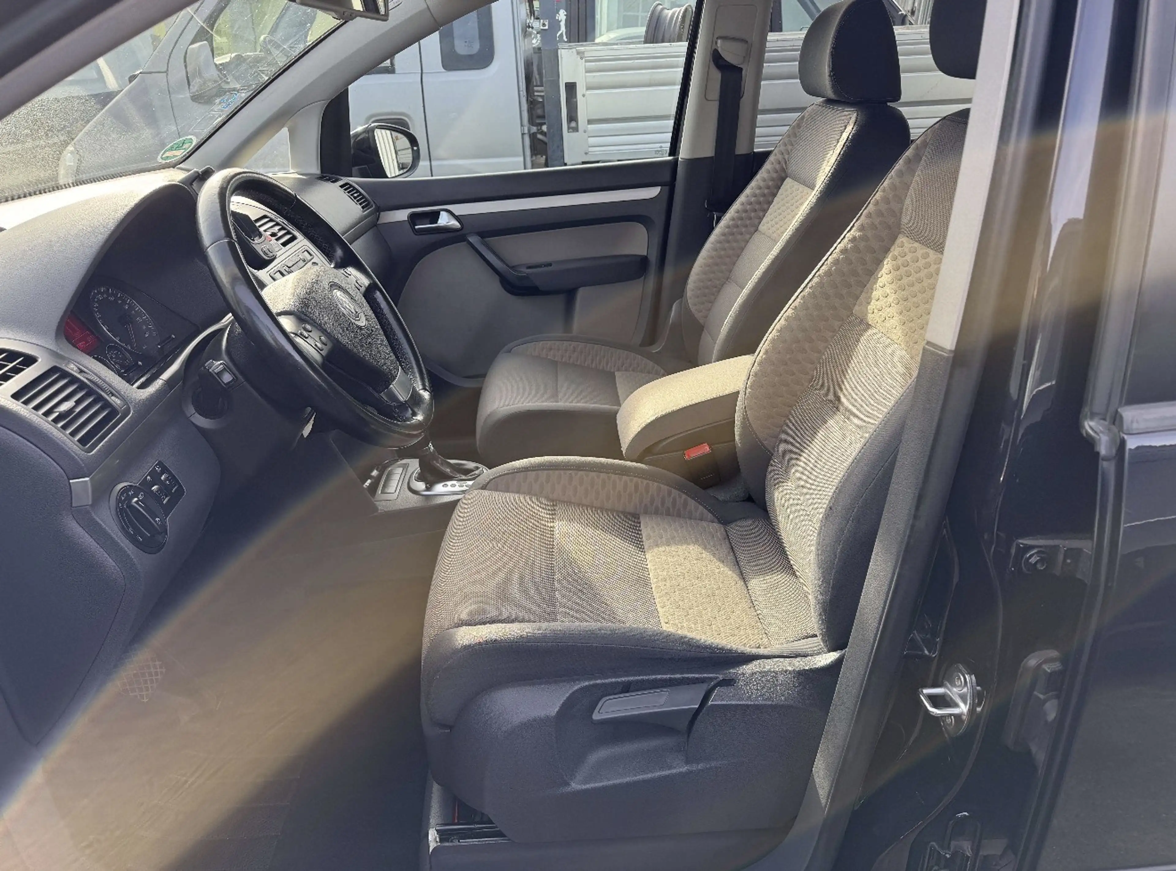 Volkswagen Cross Touran 2.0 TDI Highline, Autom., 7 Sitzer — photo 6
