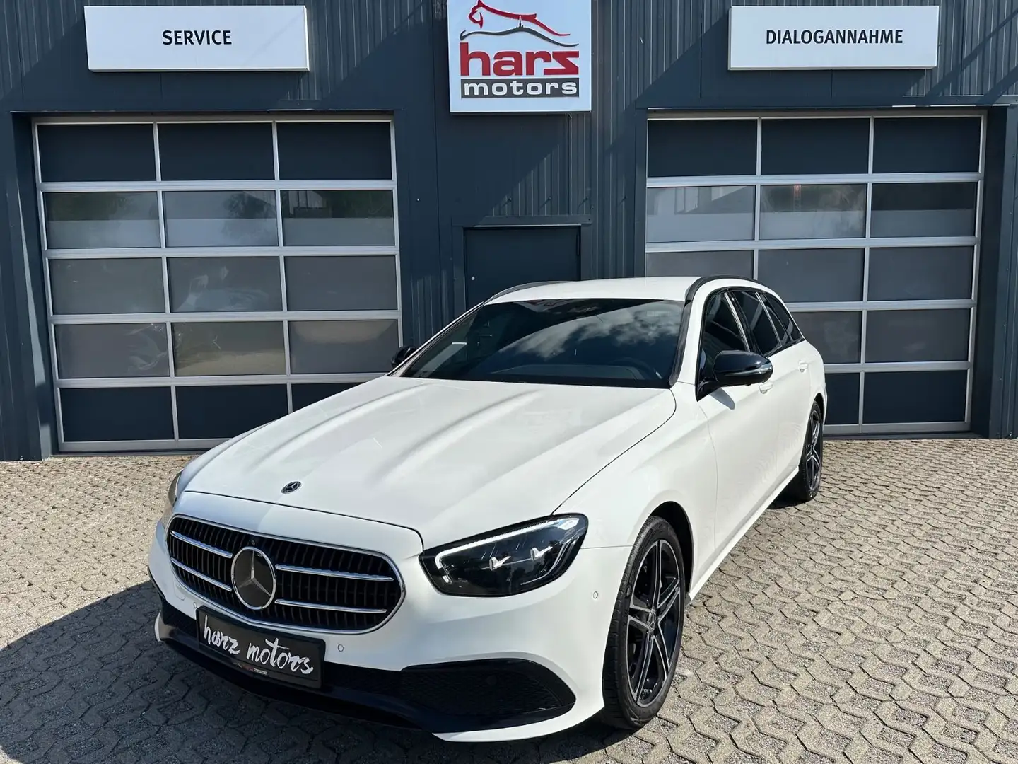 Mercedes-Benz E 400 d T 4Matic*Avantgarde*Night*AHK*Widescreen Weiß - 2