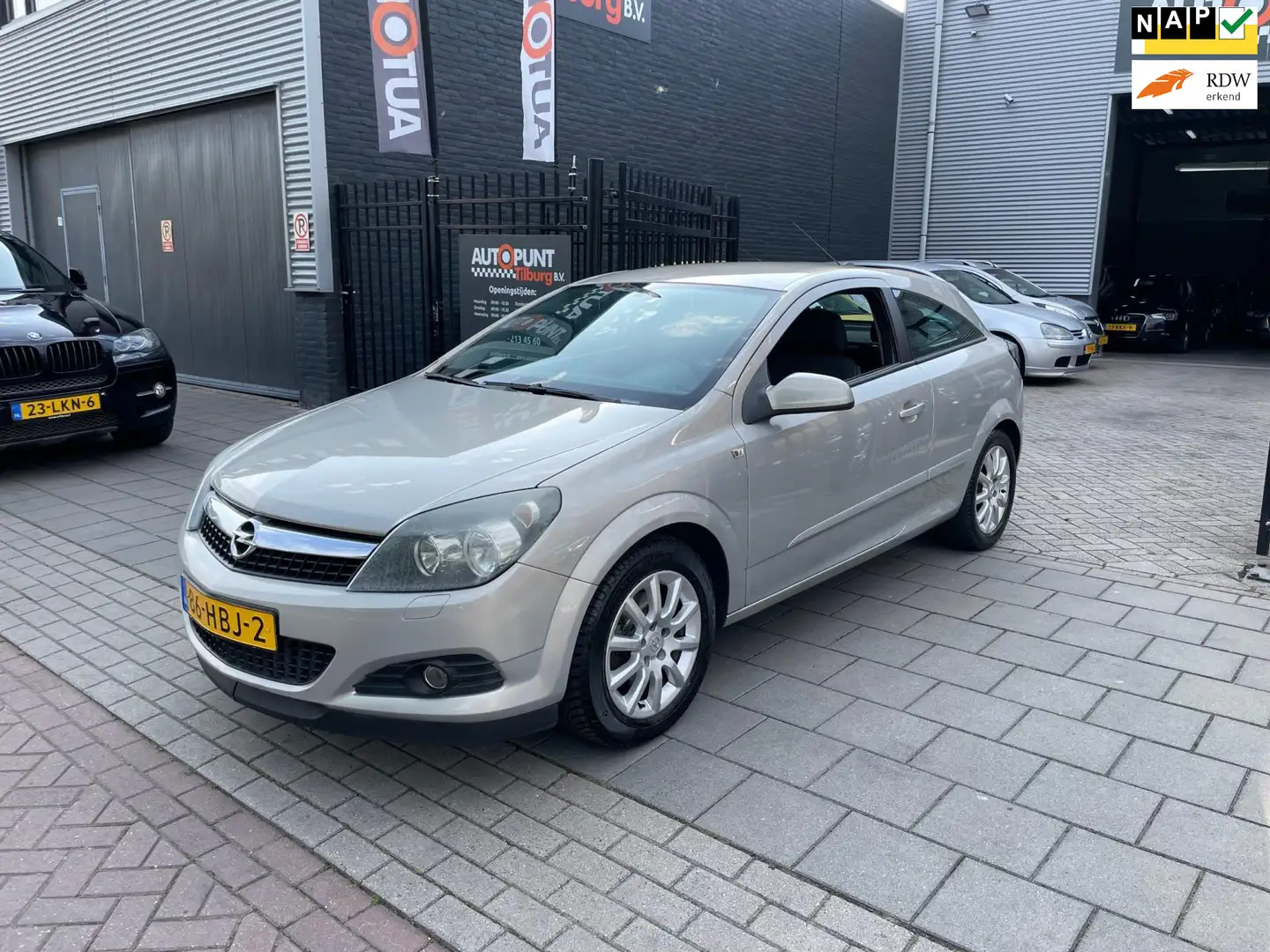 Opel Astra GTC 1.8 Temptation Trekhaak Sport Airco NAP APK Gris - 1