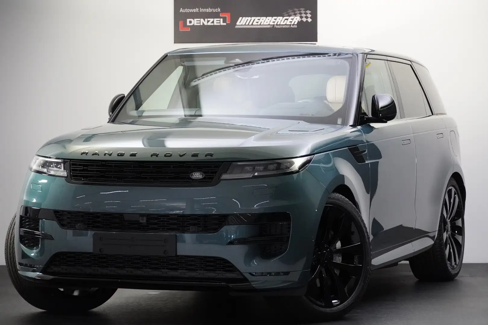Land Rover Range Rover Sport 3.0 PHEV SWB Dynamic SE Grün - 2