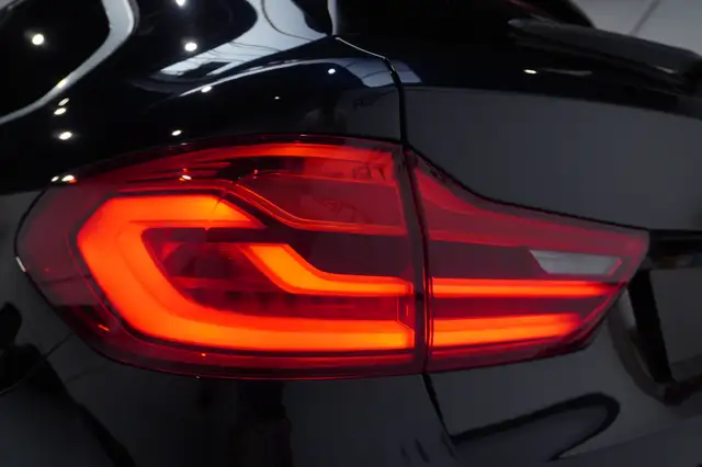 BMW 5 Series view 11