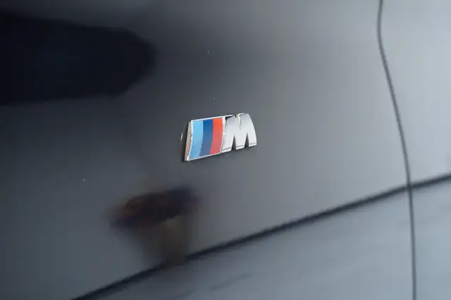 BMW 5 Series view 8