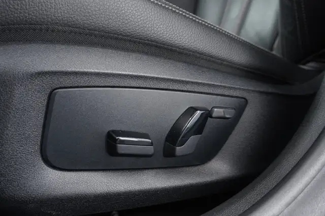 BMW 5 Series view 27