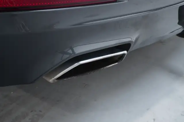 BMW 5 Series view 12