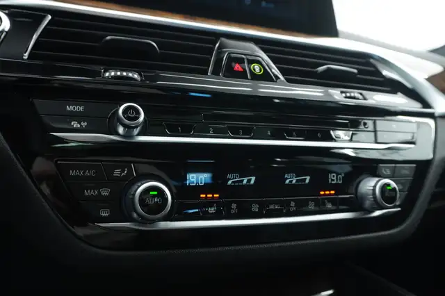 BMW 5 Series view 15