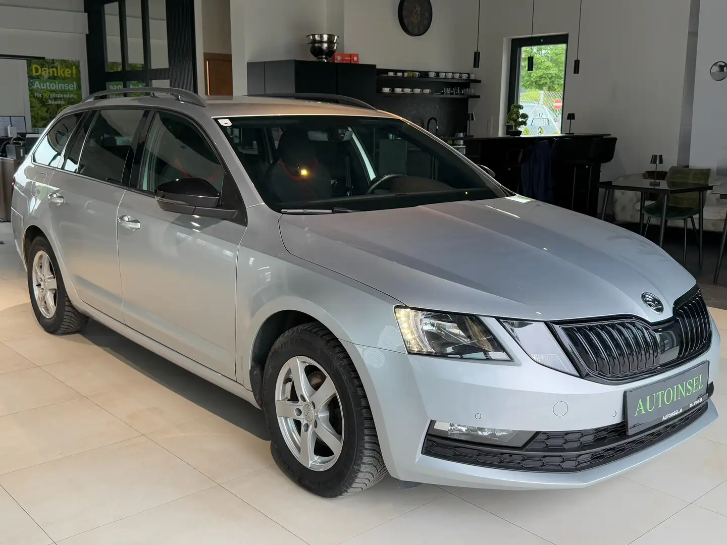 Skoda Octavia Ambition Grey - 2