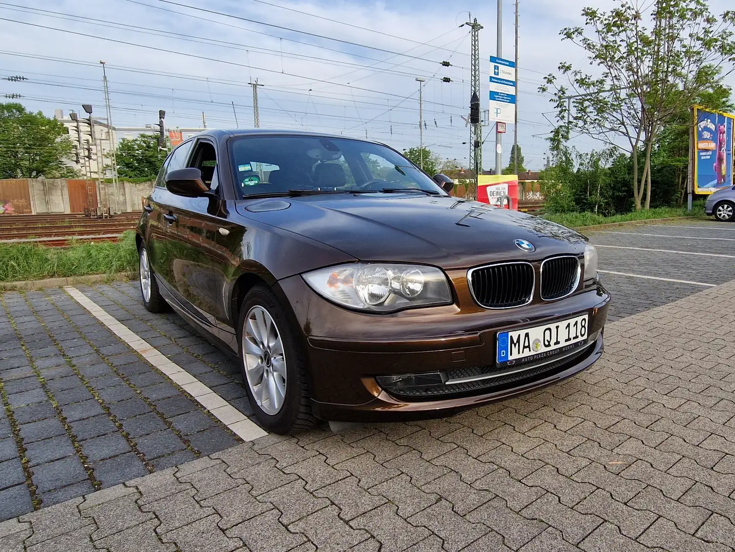 BMW 118 118i+Edition+Lifestyle Braun - 1