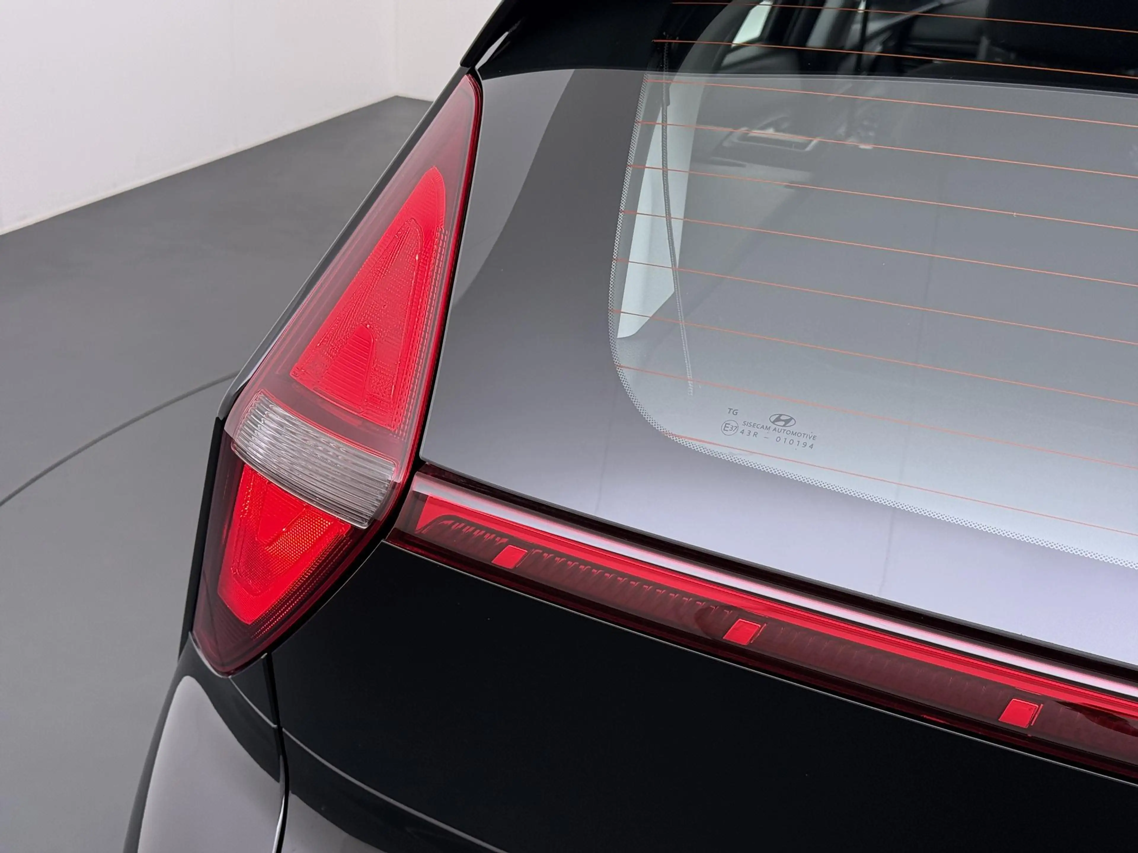 Hyundai BAYON 1.0 T-GDI Comfort Camera | Apple Car Play Of Andro — photo 11