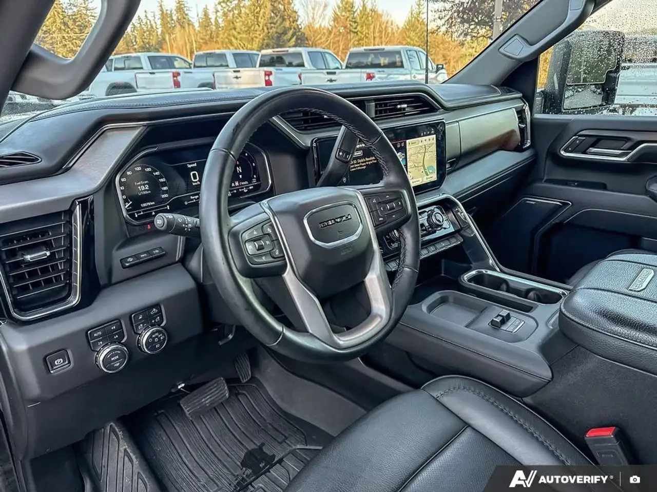 GMC Sierra 3500HD снимка GMC Sierra 3500HD