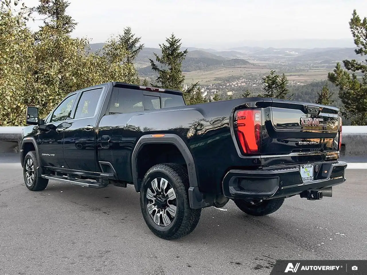 GMC Sierra 3500HD снимка GMC Sierra 3500HD