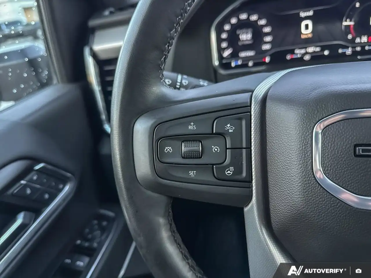 GMC Sierra 3500HD снимка GMC Sierra 3500HD