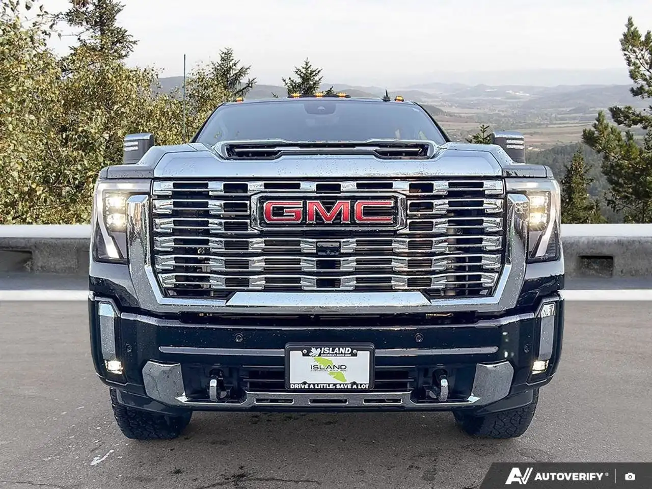 GMC Sierra 3500HD снимка GMC Sierra 3500HD