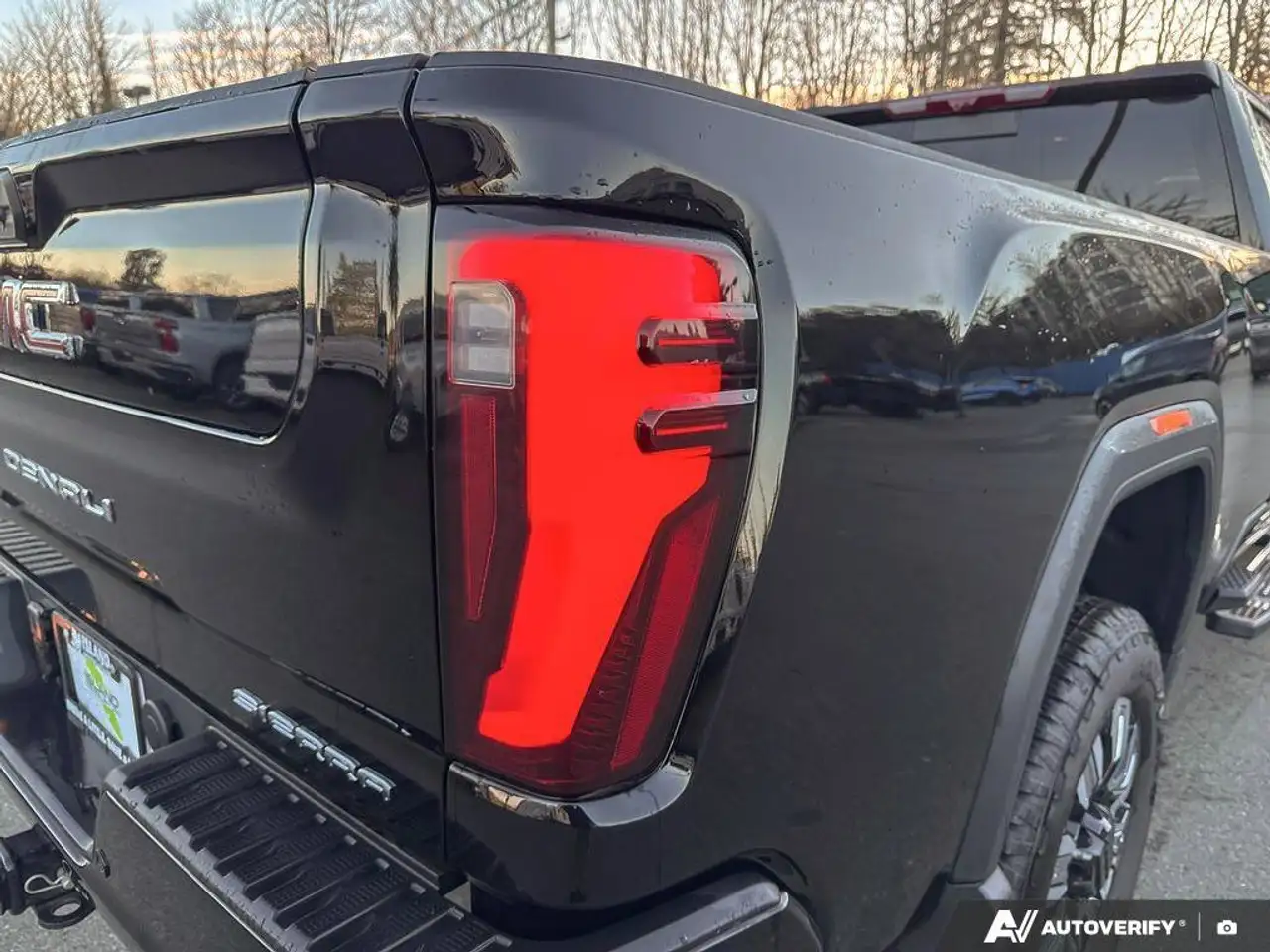 GMC Sierra 3500HD снимка GMC Sierra 3500HD