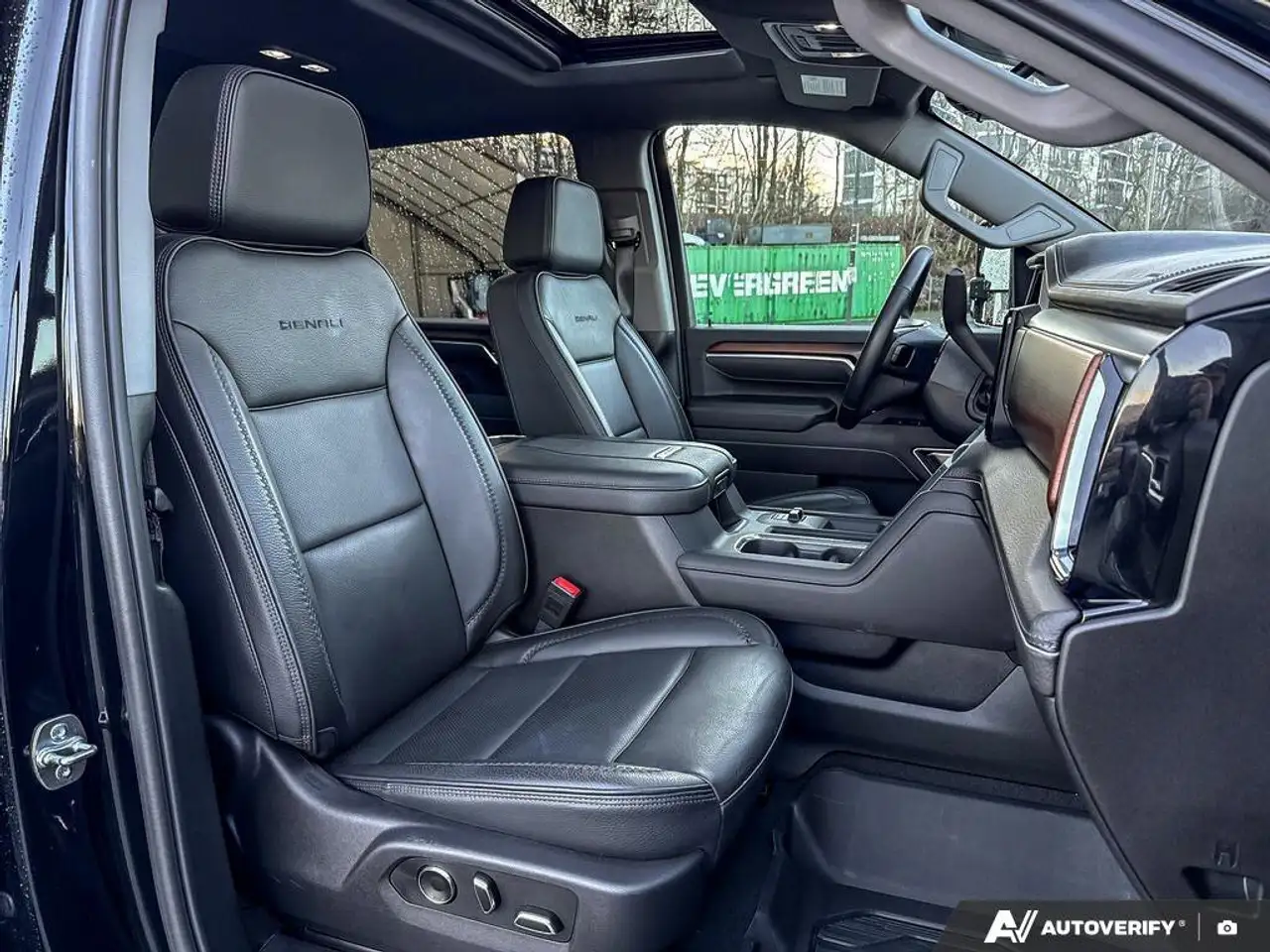 GMC Sierra 3500HD снимка GMC Sierra 3500HD