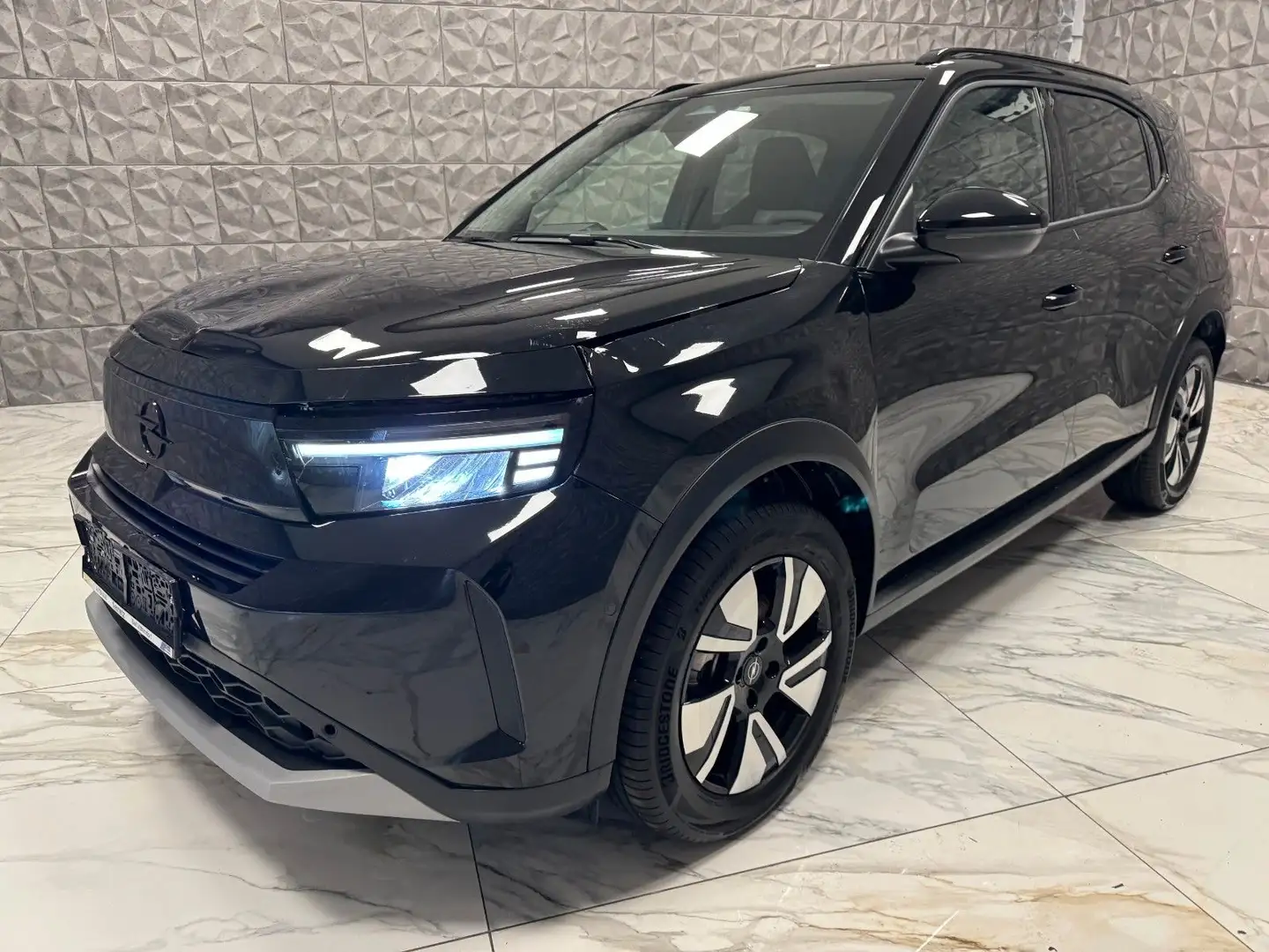 Opel Frontera GS 1.2 100kW Schwarz - 1