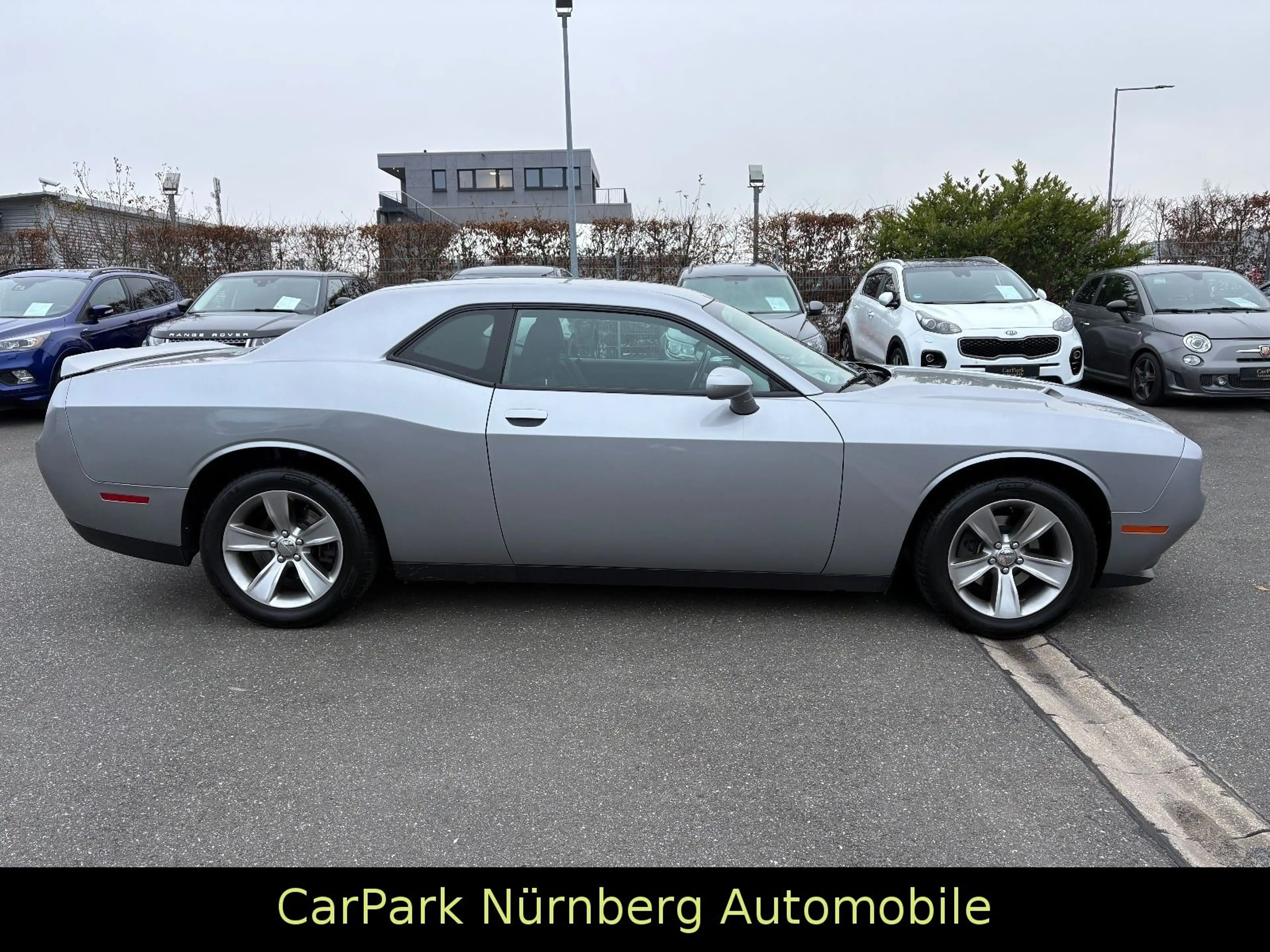 Dodge Challenger — photo 11