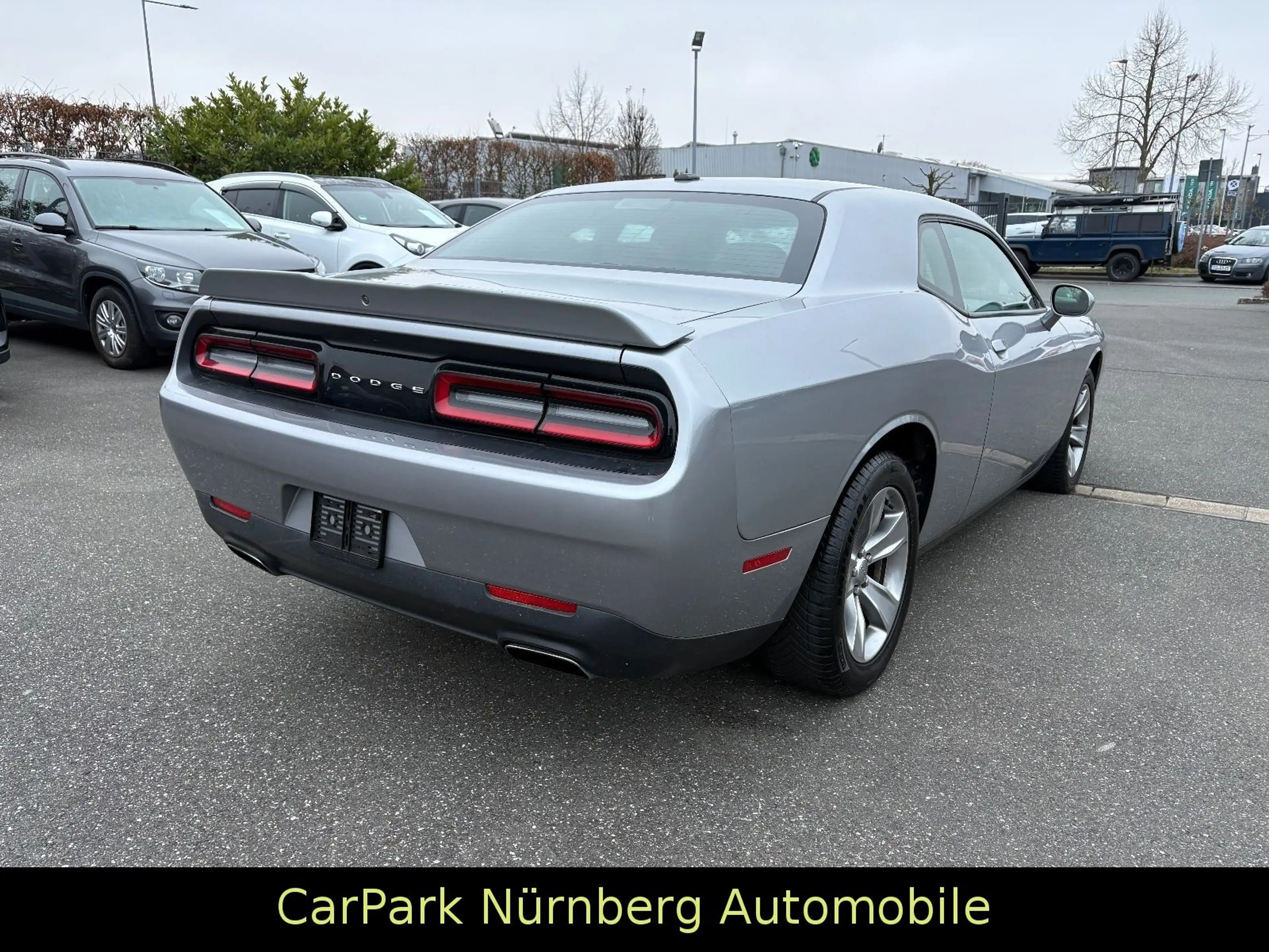 Dodge Challenger — photo 5