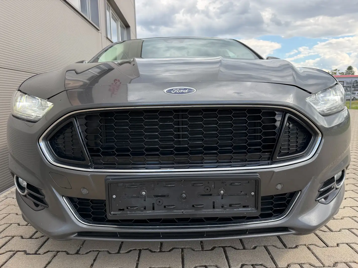 Ford Mondeo Titanium ST-Line Limusine LEDER/LED/ALU'19 Neues M Grau - 2