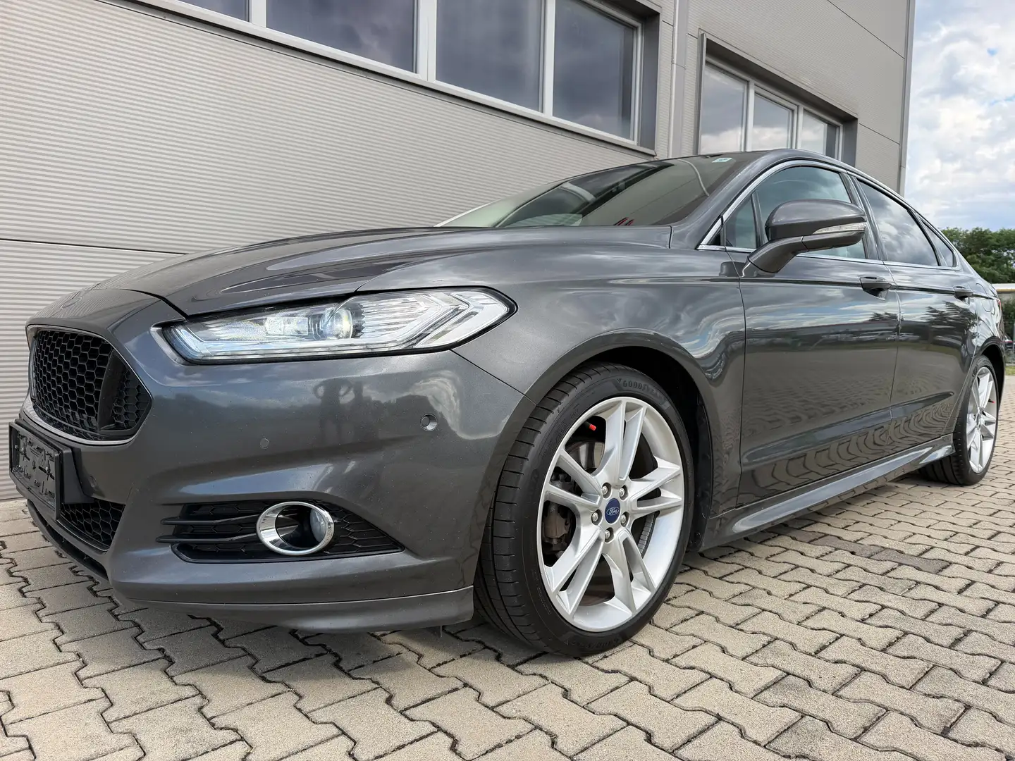 Ford Mondeo Titanium ST-Line Limusine LEDER/LED/ALU'19 Neues M Grau - 1