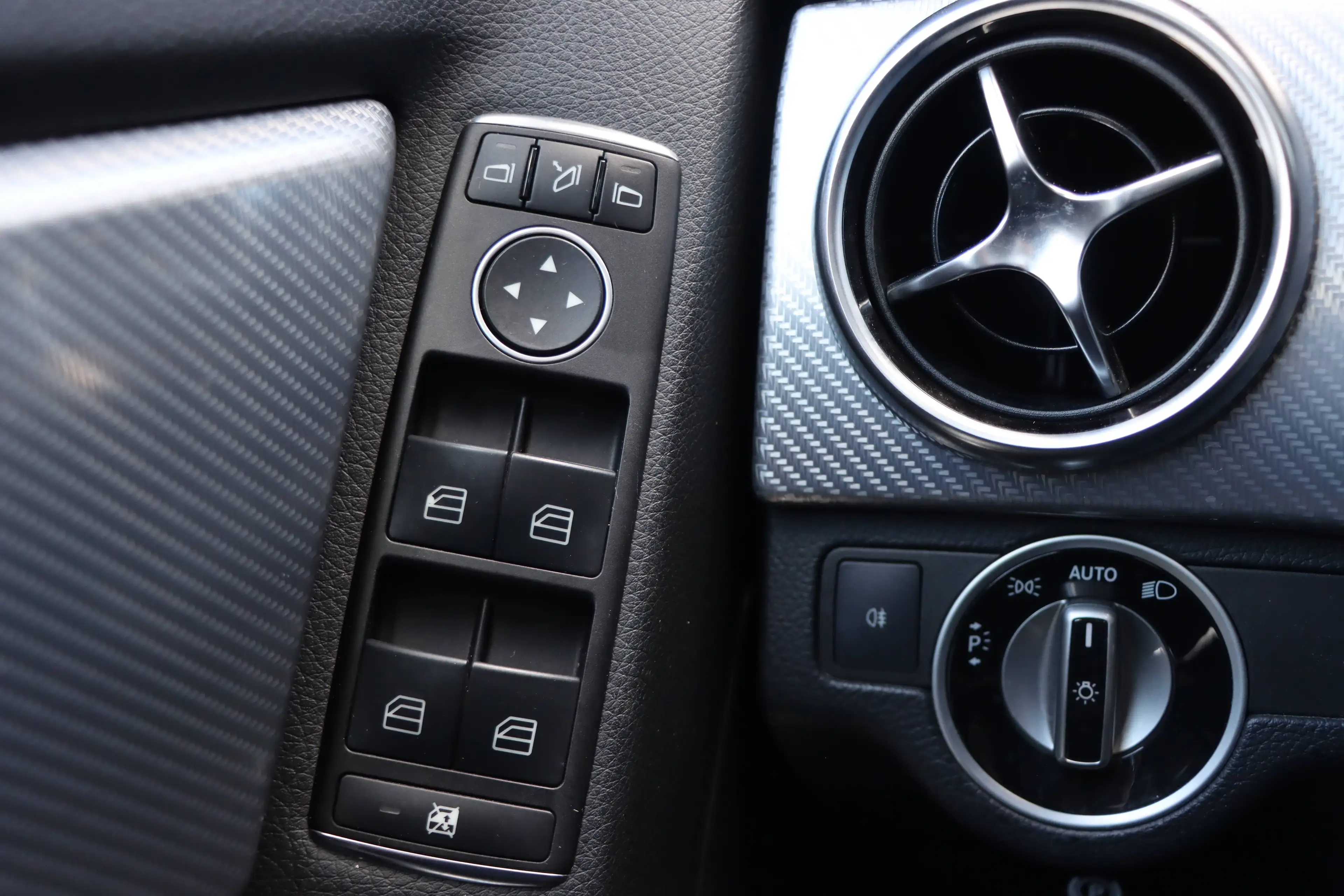 Mercedes-Benz GLK 250 GLK 250 CDI BlueTec 4Matic | AMG LINE | PANO | BI-XENON | — photo 15