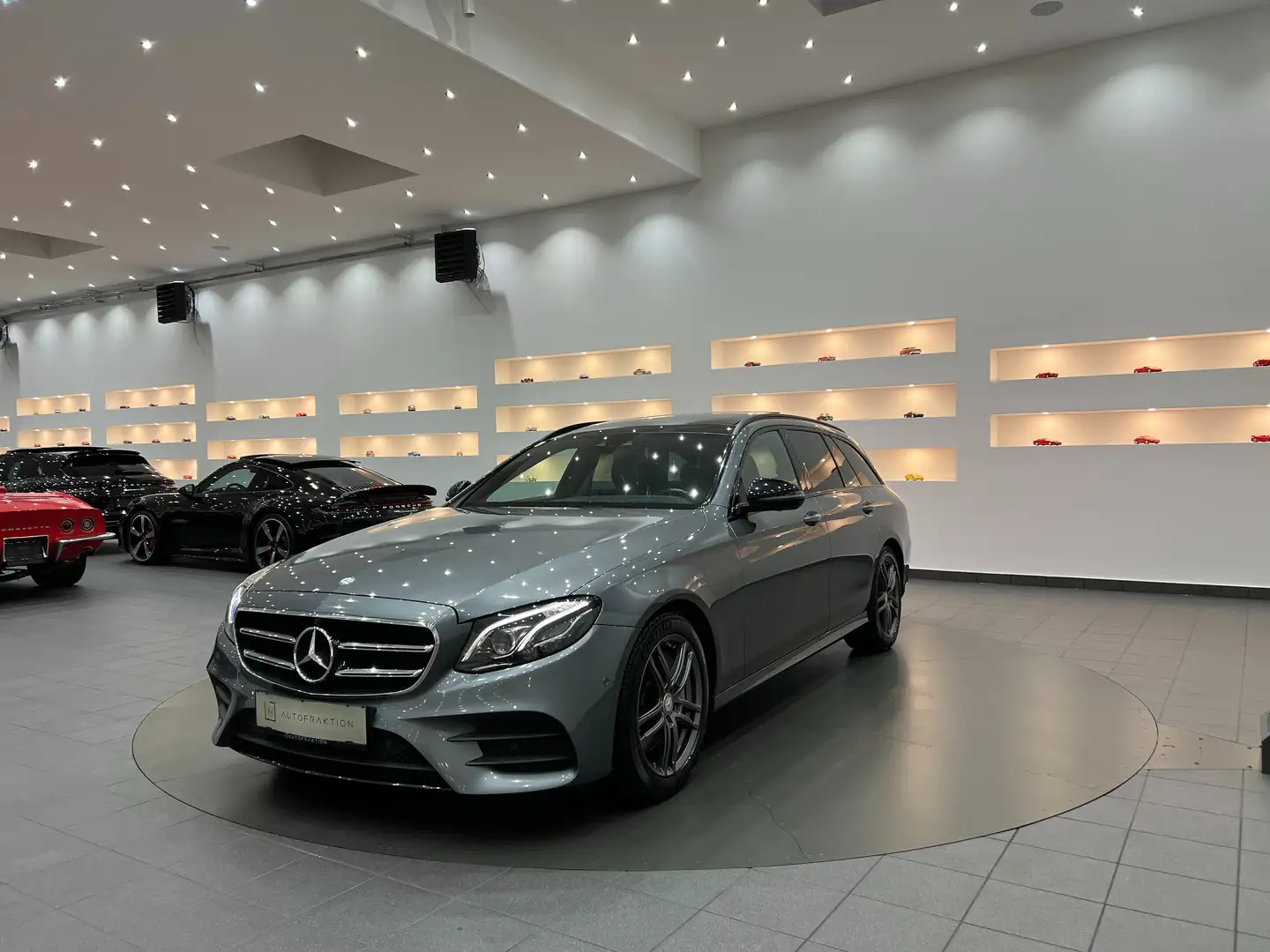 Mercedes-Benz E 350 Kombi in Grau gebraucht in Korneuburg für € 39 999,-