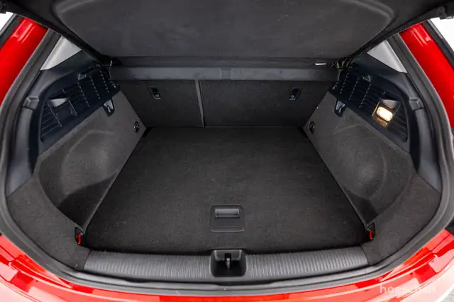 Audi Q2 view 8
