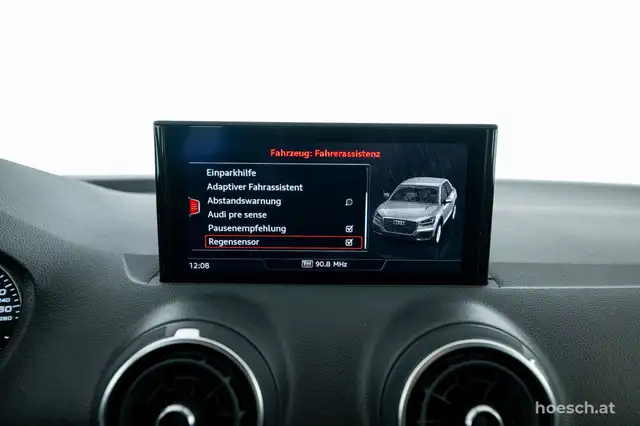Audi Q2 view 14