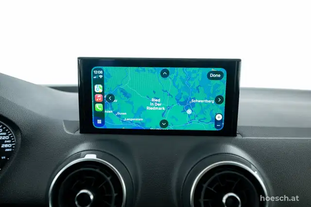 Audi Q2 view 11