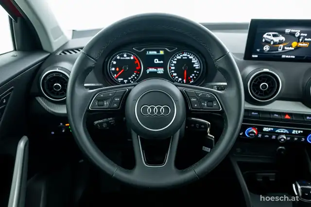 Audi Q2 view 6